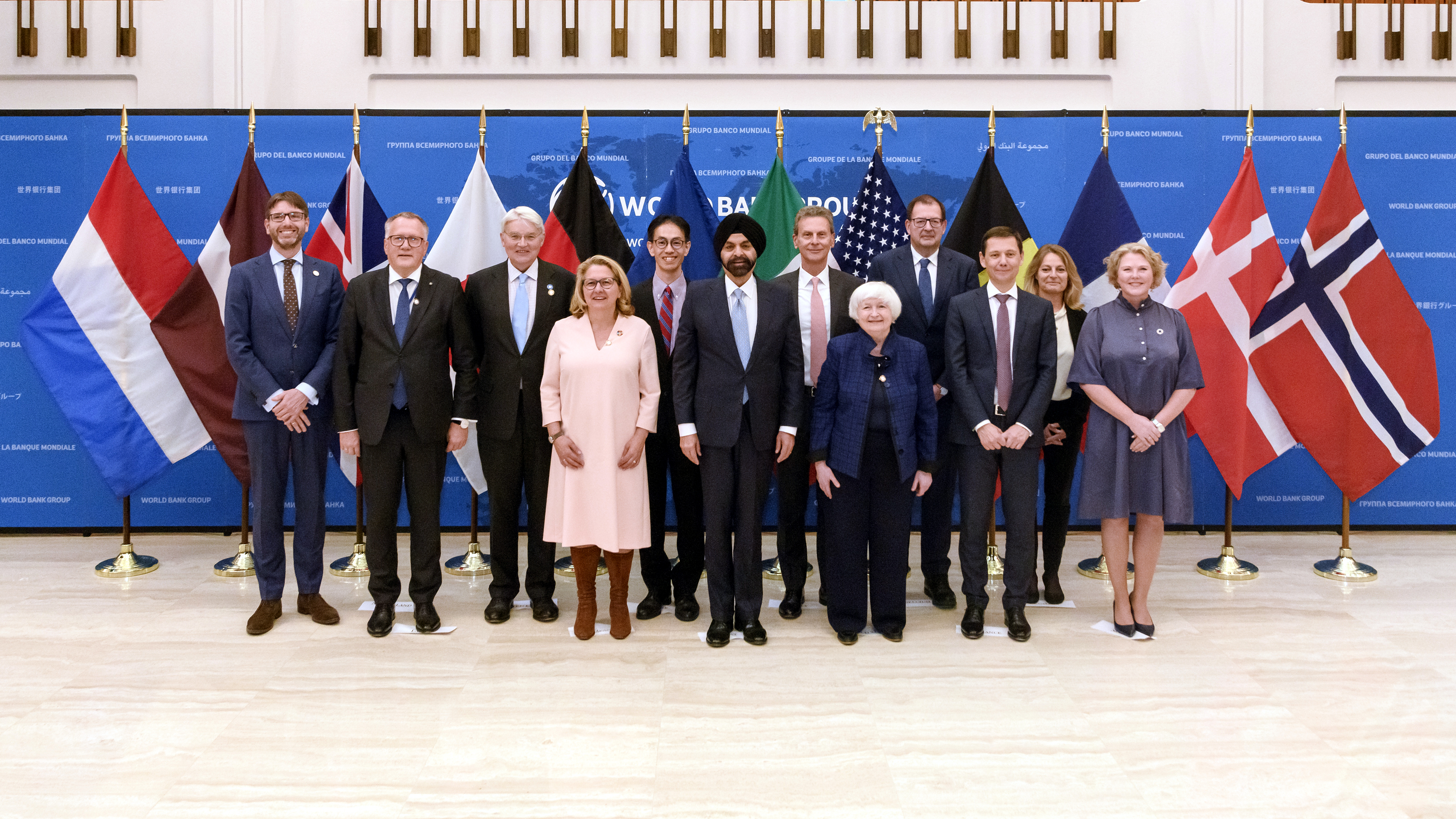 Offizielles Gruppenfoto von der Frühjahrstagung der Weltbank