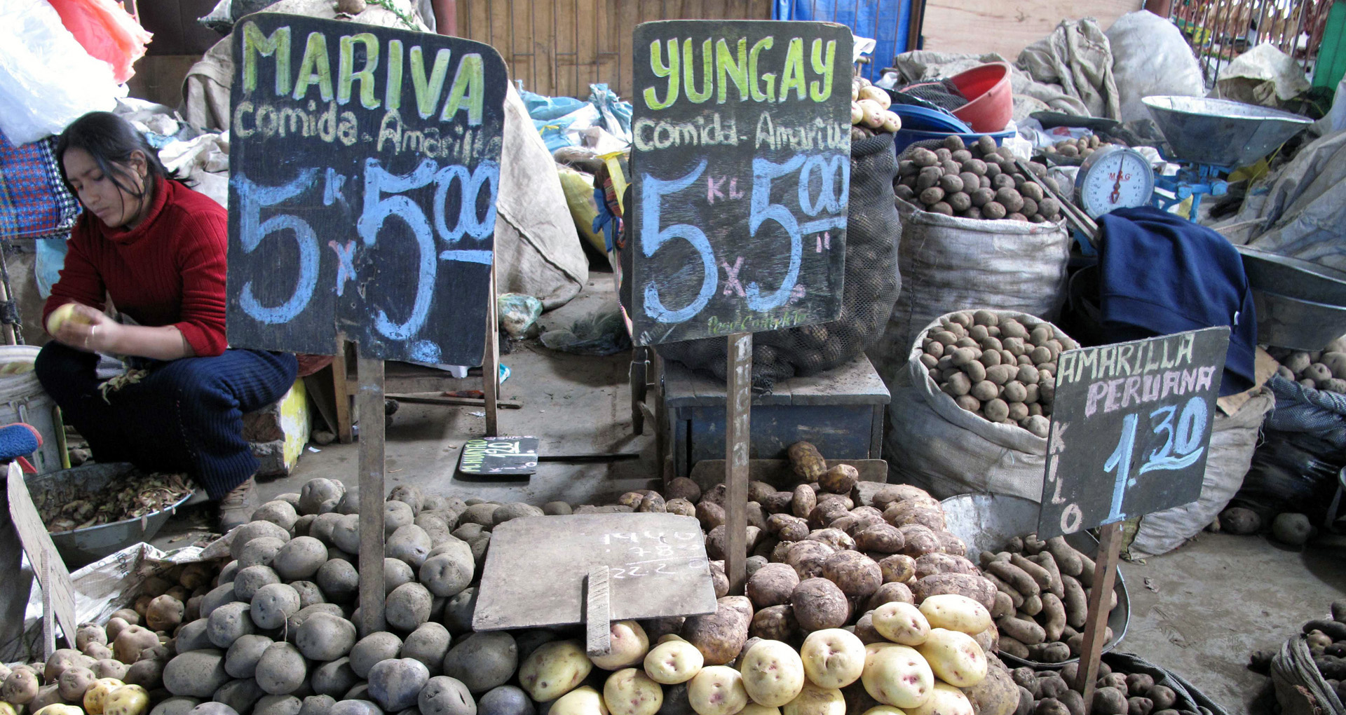 Kartoffelsorten auf einem Markt in Cusco, Peru