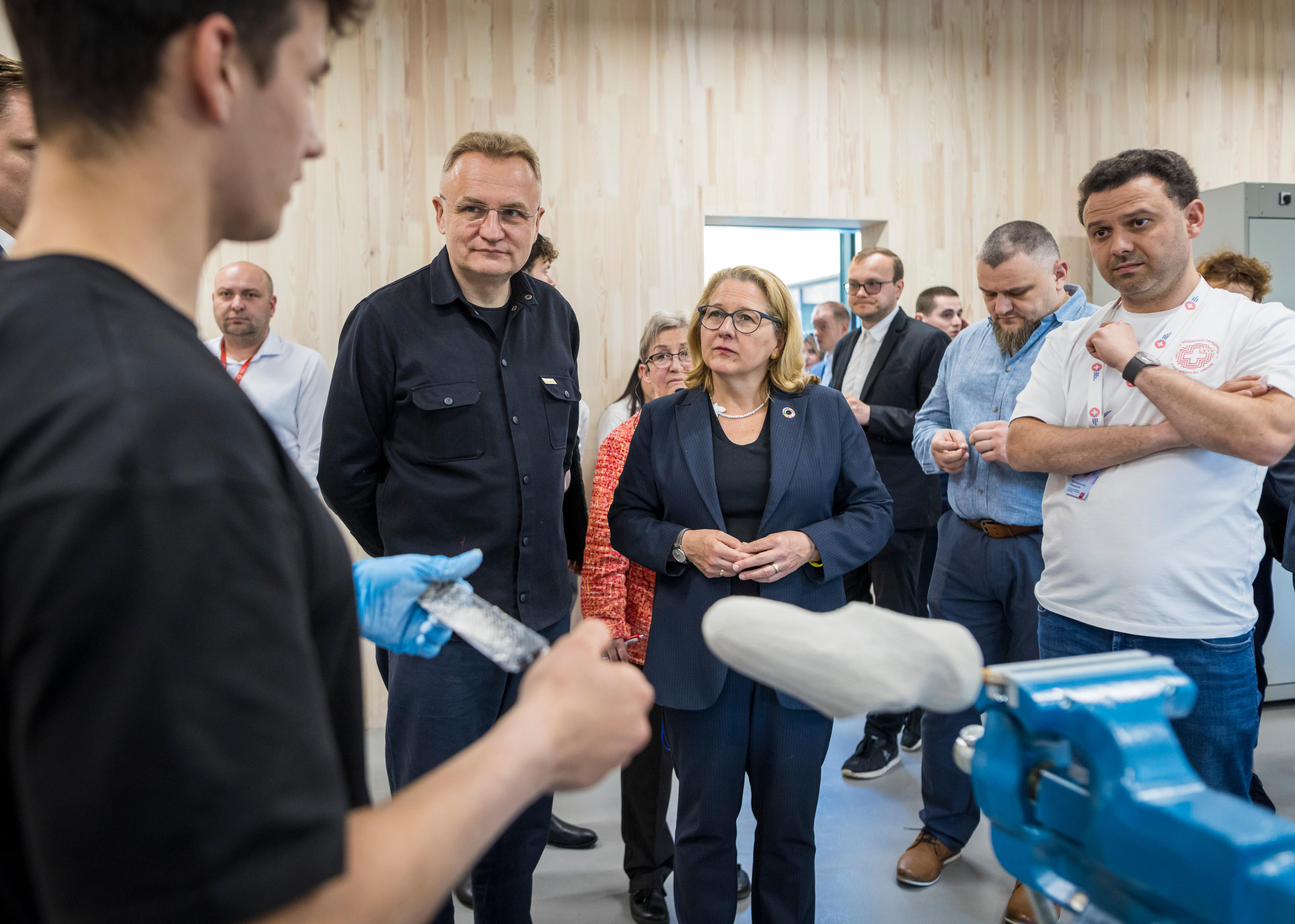 Minister Svenja Schulze at the Unbroken Orthopaedics Centre in Lviv, Ukraine