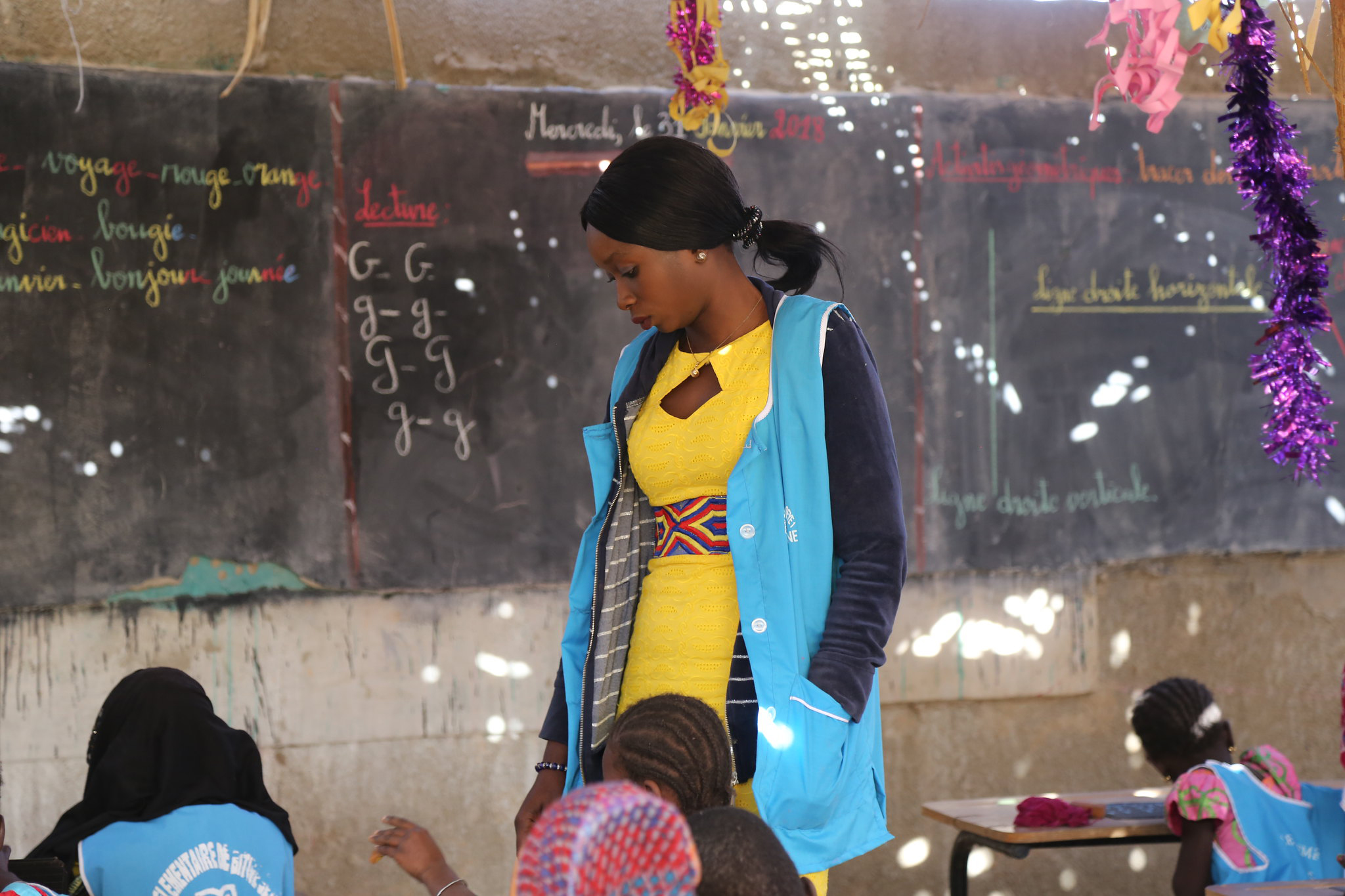 Lehrerin an einer Grundschule im Senegal