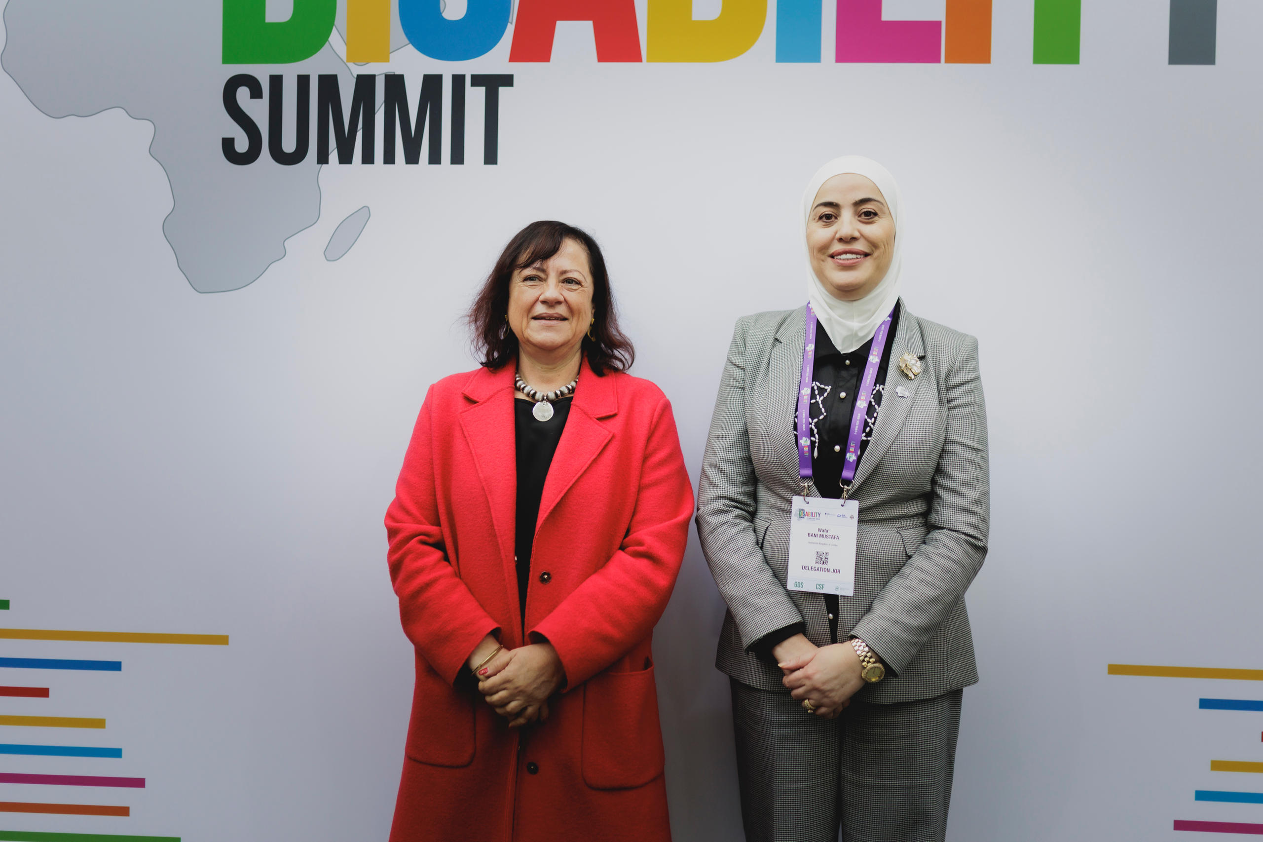 Die Parlamentarische Staatssekretärin Bärbel Kofler mit der jordanischen Ministerin für Sozialentwicklung, Wafa Bani Mustafa