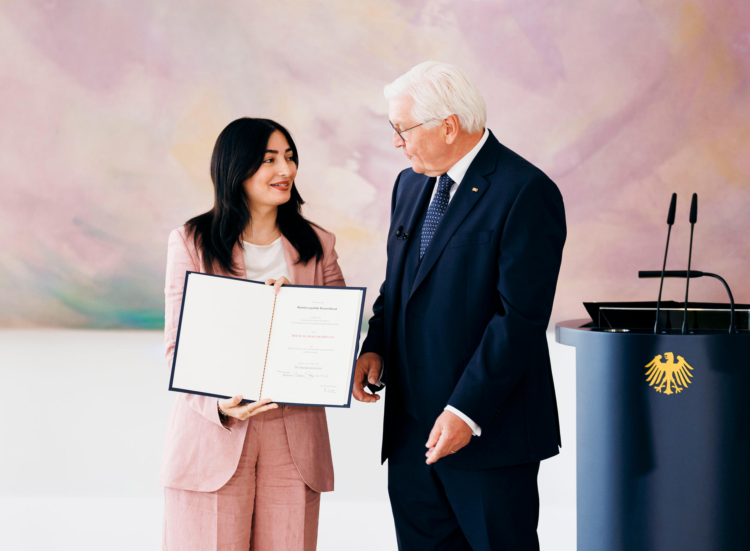Ernennung von Reem Alabali-Radovan zur Bundesministerin für wirtschaftliche Zusammenarbeit und Entwicklung durch Bundespräsident Frank-Walter Steinmeier am 6. Mai 2025