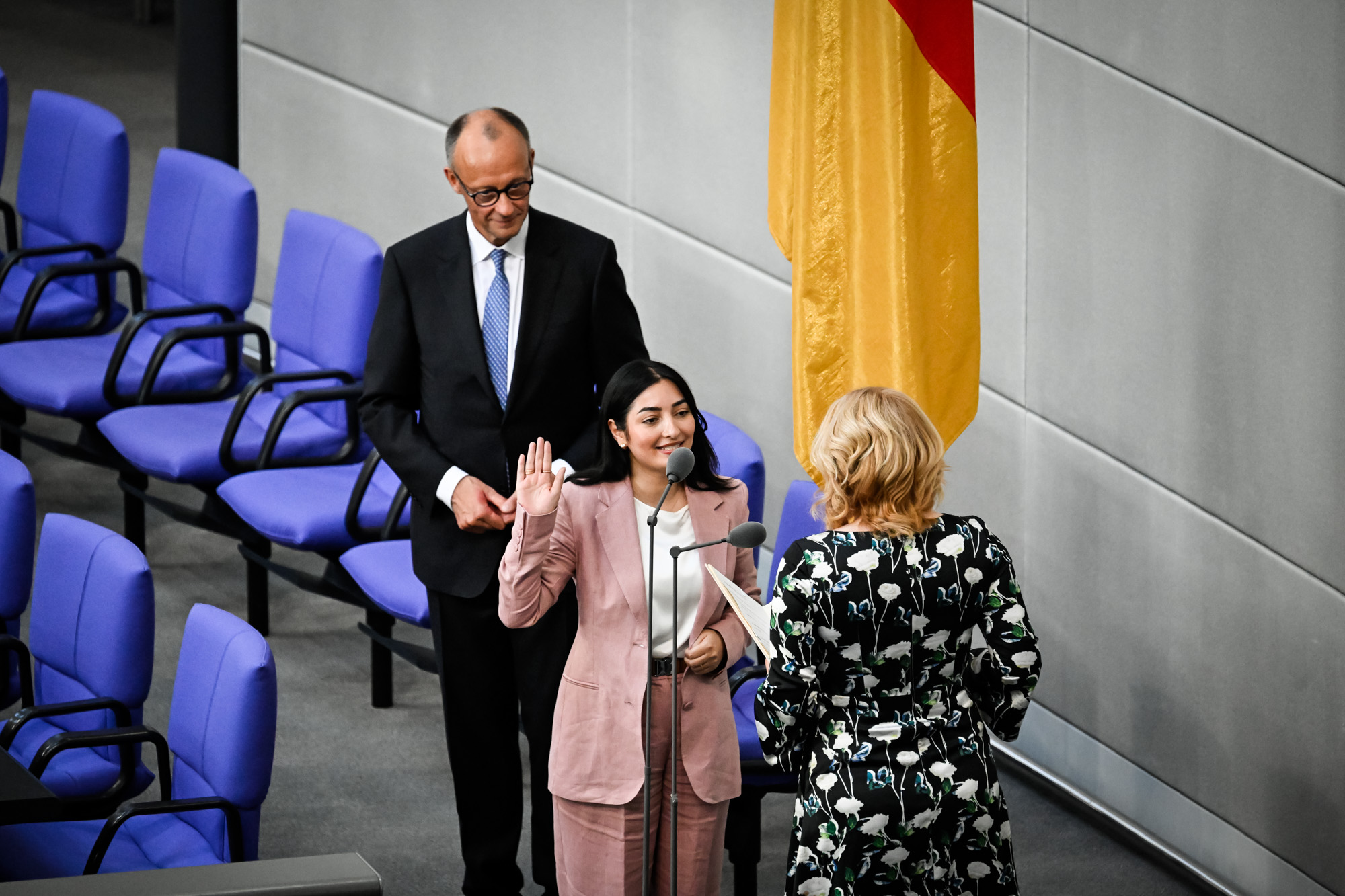 Bundesentwicklungsministerin Reem Alabali-Radovan bei ihrer Vereidigung im Deutschen Bundestag am 6. Mai 2025