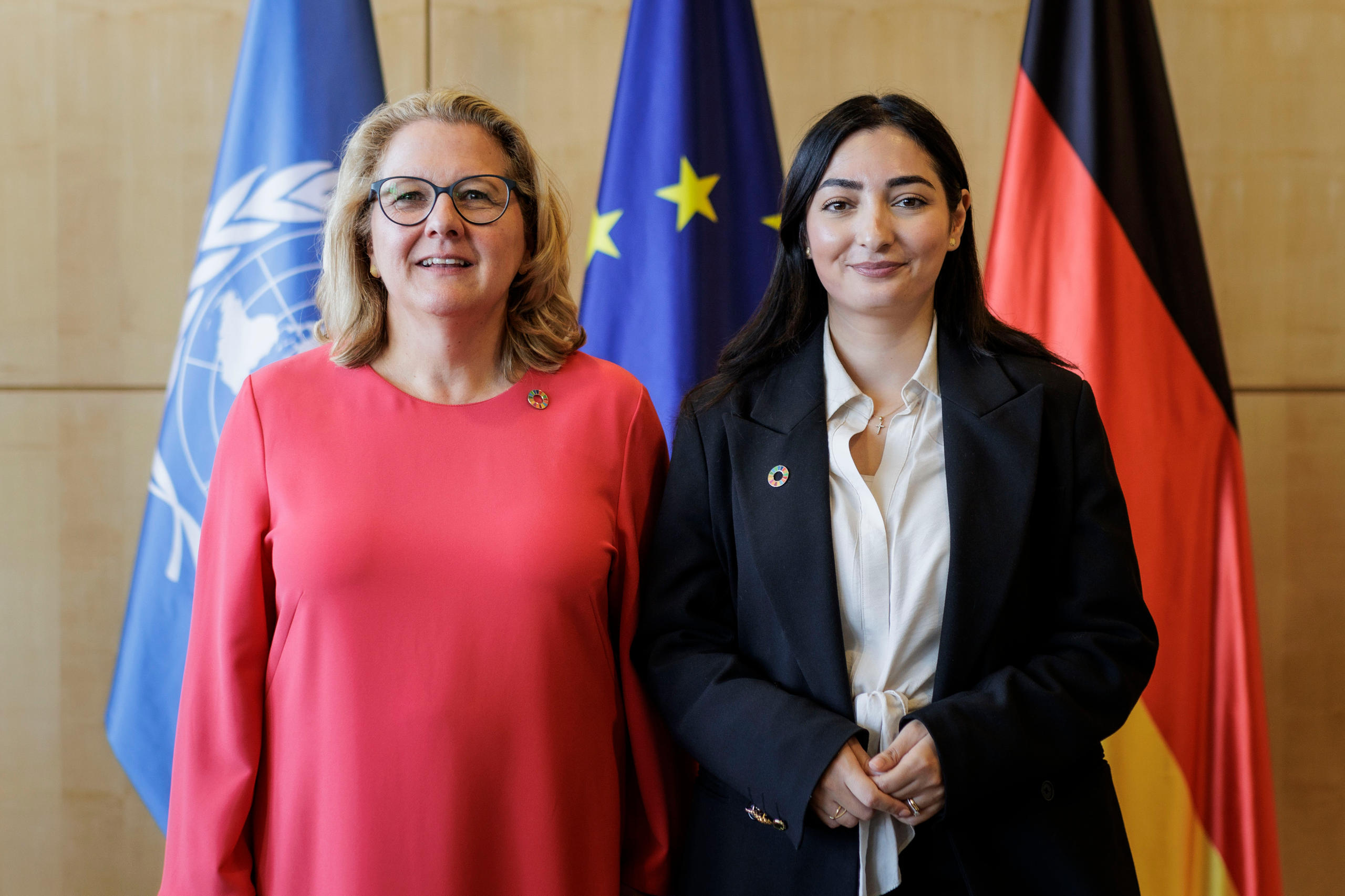 Die neue Bundesentwicklungsministerin Reem Alabali-Radovan und ihre Amtsvorgängerin Svenja Schulze