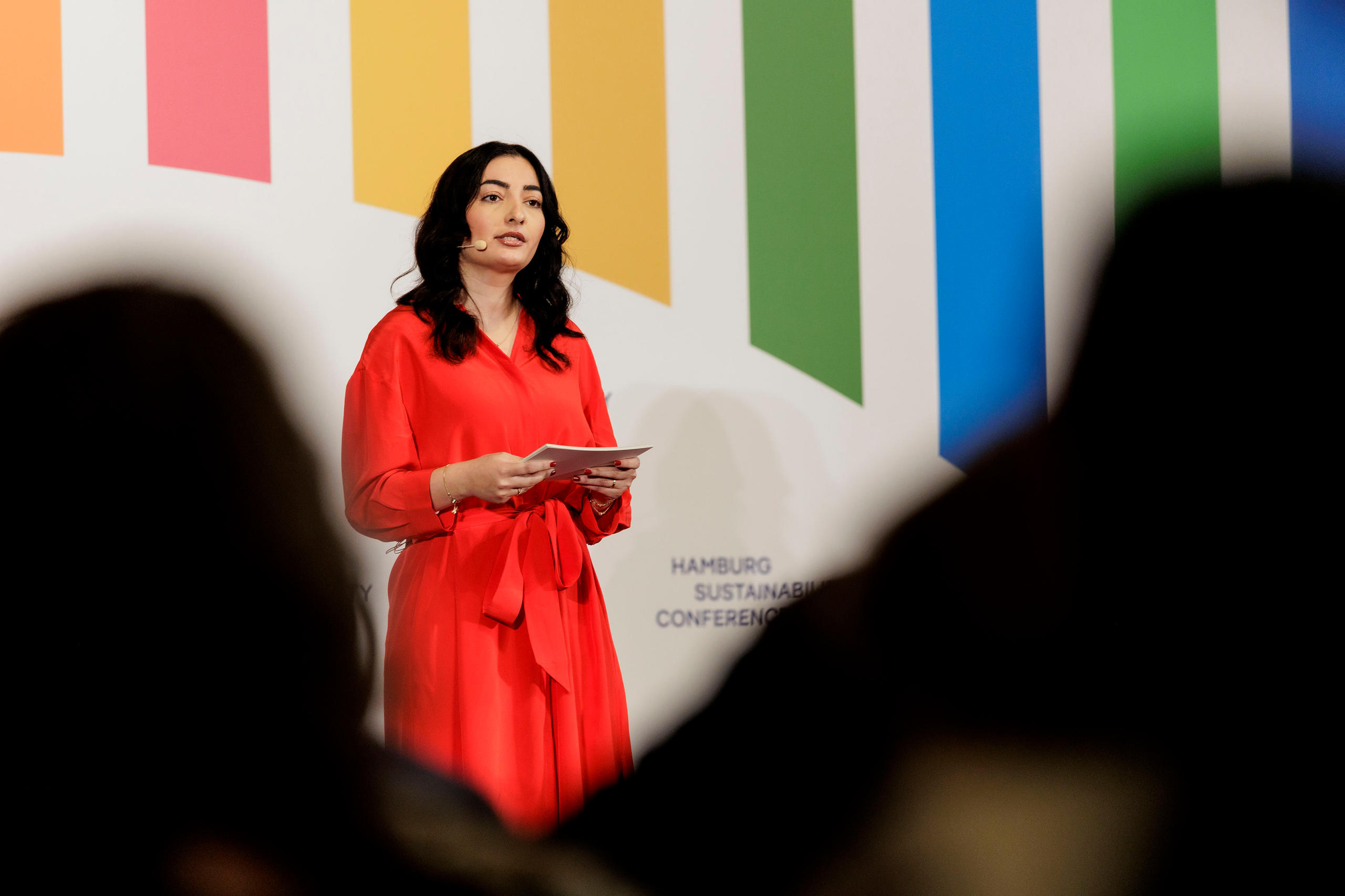 Entwicklungsministerin Reem Alabali-Radovan bei ihrer Rede bei der Hamburg Sustainability Conference 2025