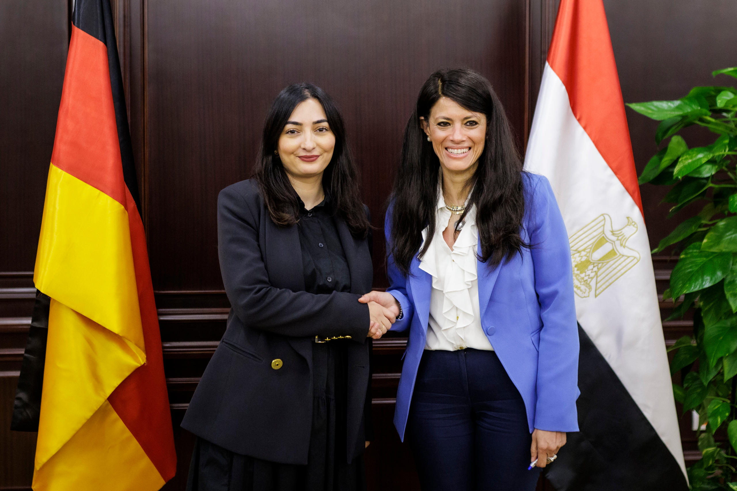 Ministerin Reem Alabali Radovan mit der ägyptischen Kooperationsministerin Rania Al-Mashat