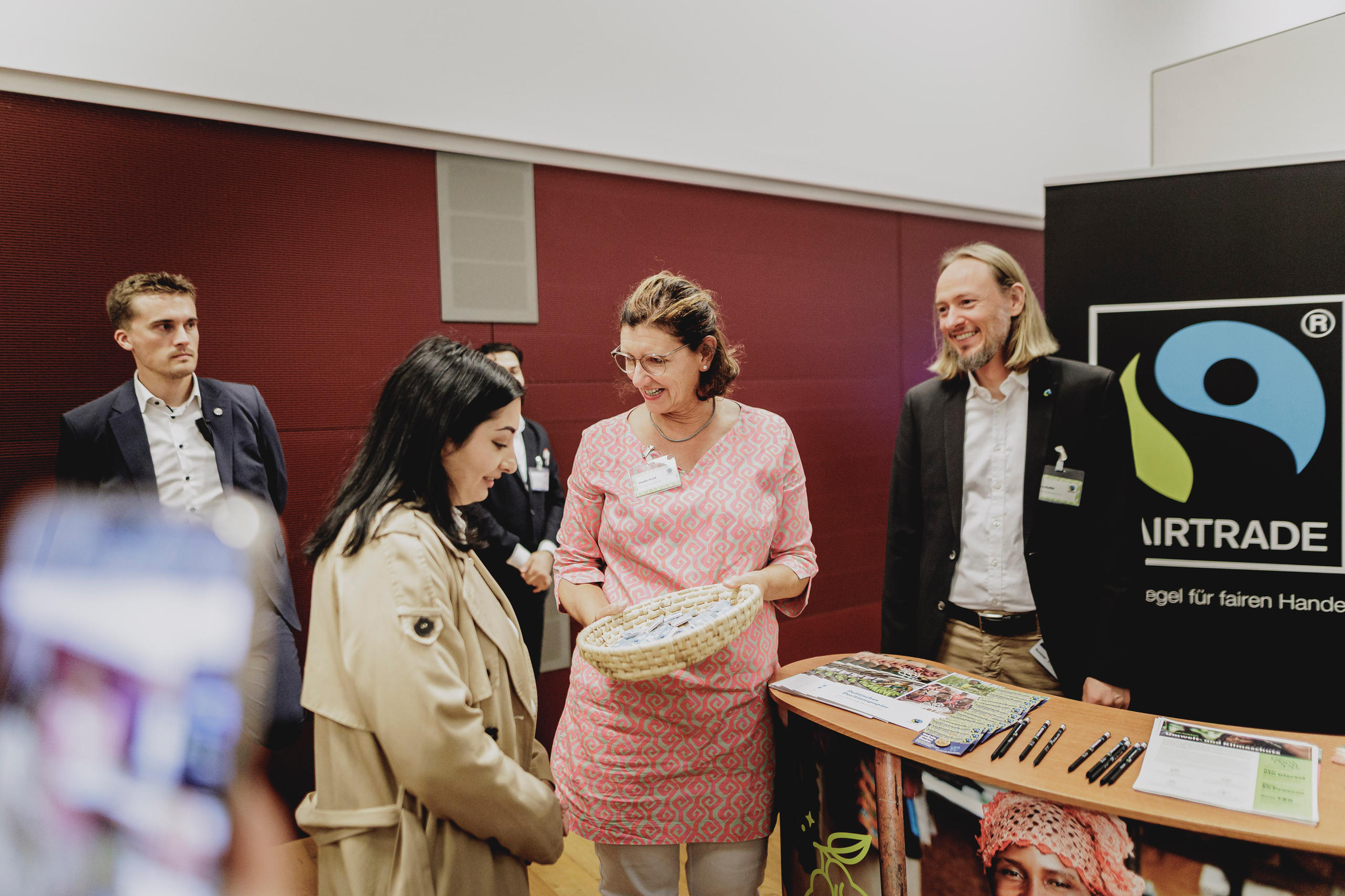 Informationen rund um das Thema Schokolade am FAIRTRADE-Stand 