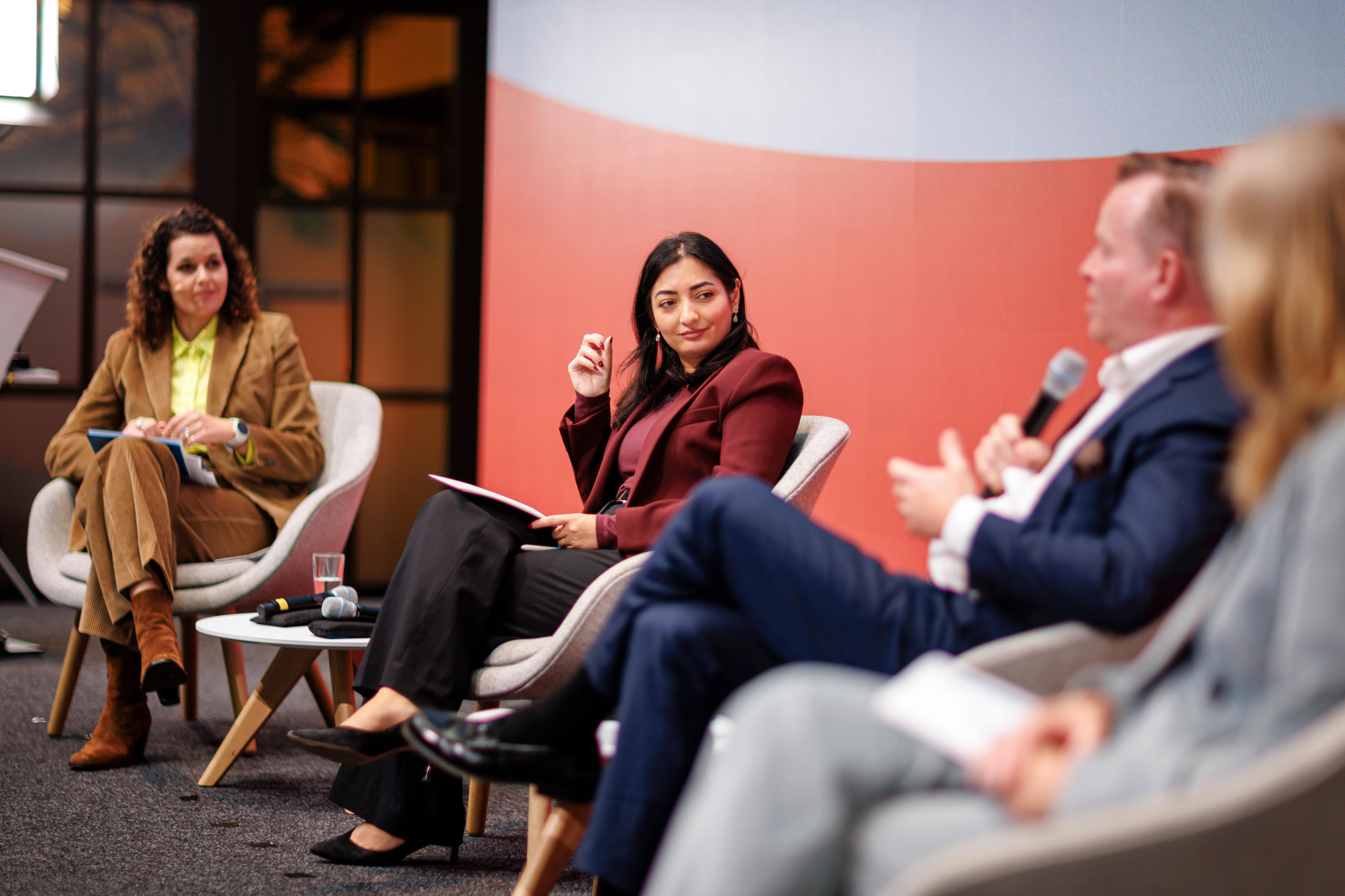 Bei der Konferenz diskutiere Entwicklungsministerin Reem Alabali Radovan mit Vertreterinnen und Vertretern aus Politik, Wirtschaft und Zivilgesellschaft über neue Wege nachhaltiger Kooperationen mit dem Globalen Süden.