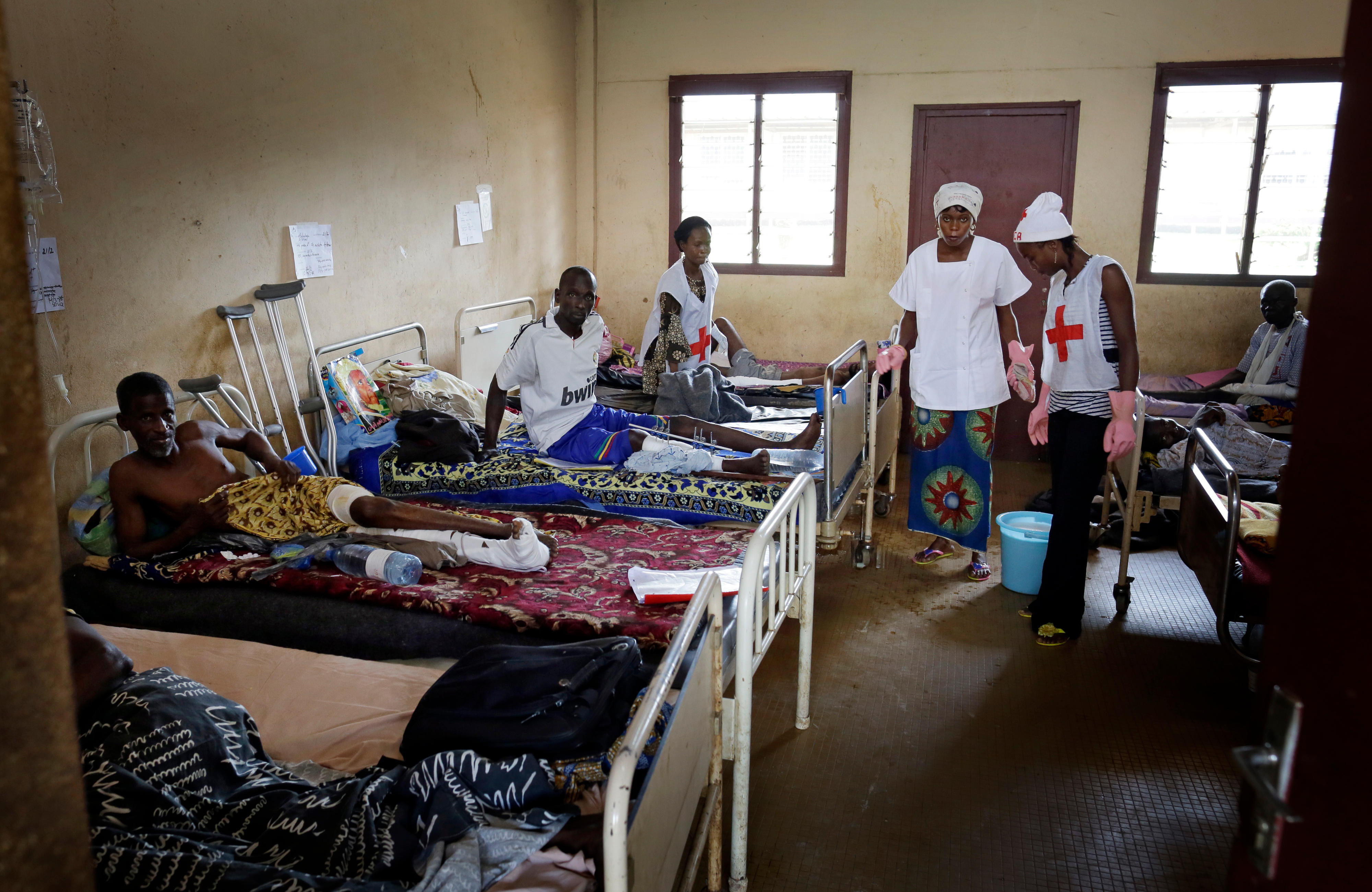 Patientenzimmer in einem Krankenhaus des Roten Kreuzes in Bangui, Zentralafrikanische Republik