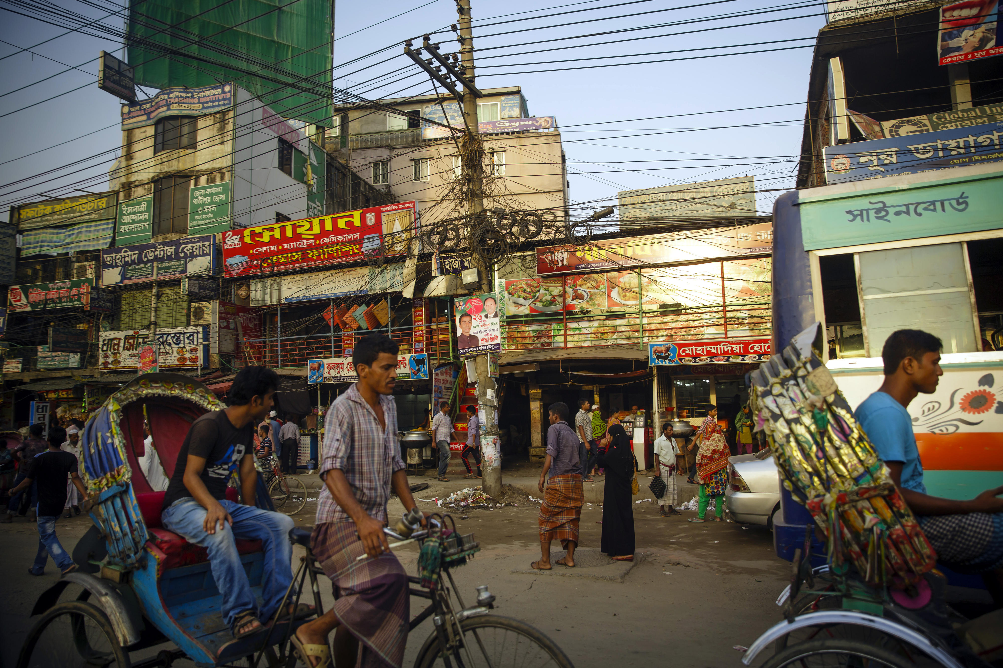 Straßenszene in Dhaka, der Hauptstadt von Bangladesch