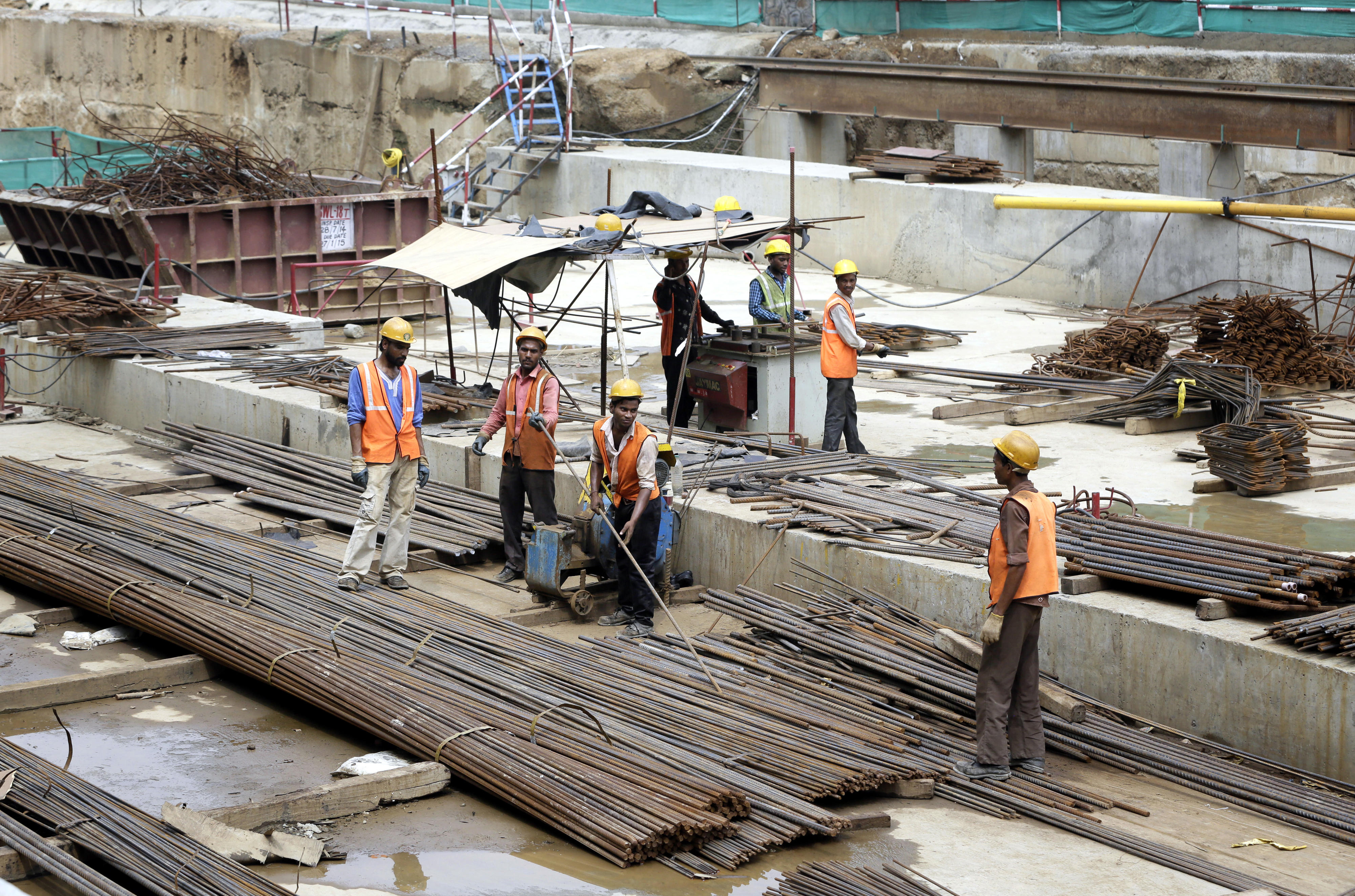 Bauarbeiter auf einer Baustelle in der indischen Hauptstadt Neu-Delhi