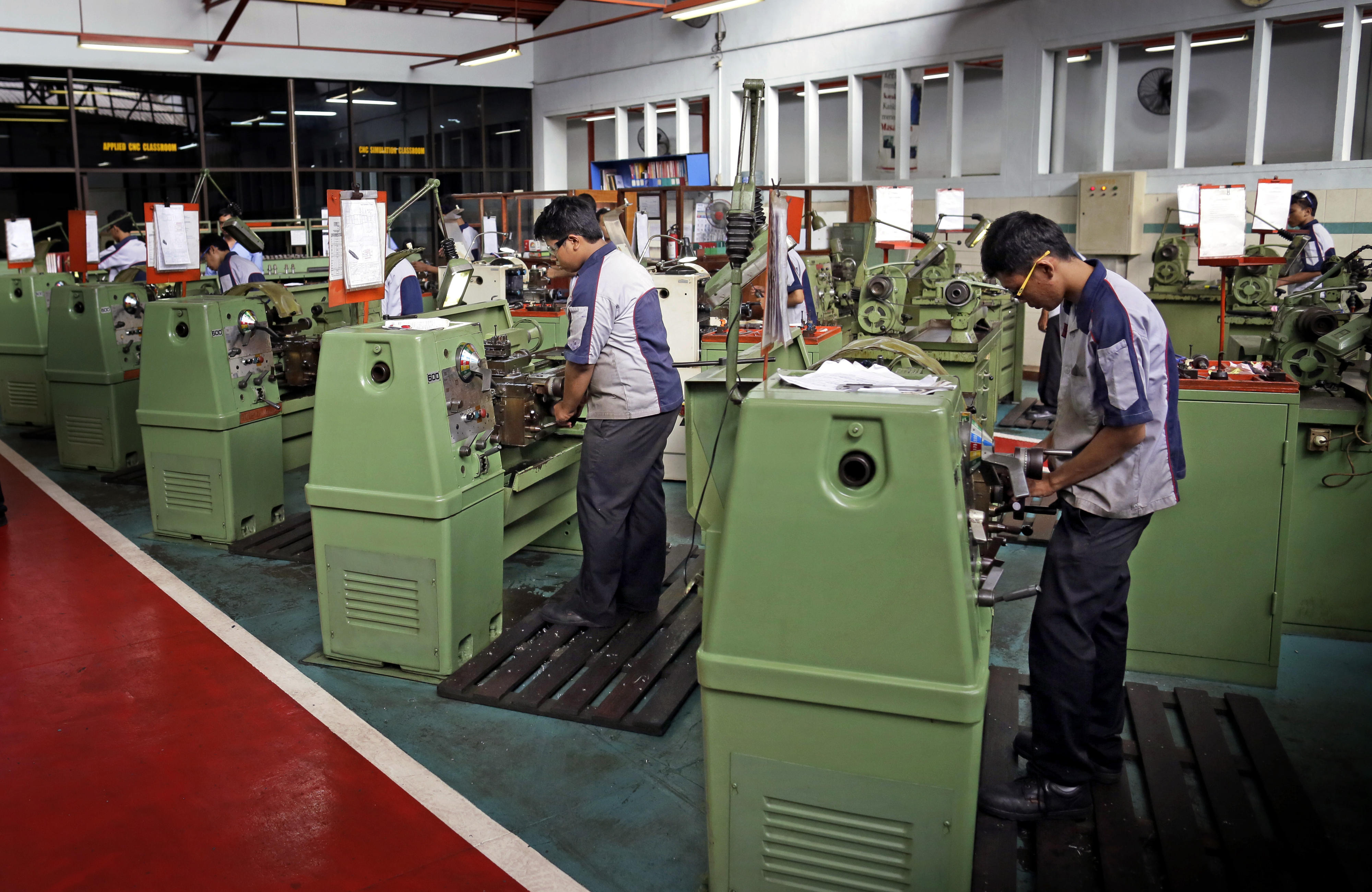 Berufsschule für Industriemechanik ATMI in Solo in Indonesien. Hier werden rund 450 Schüler in verschiedenen Bereichen ausgebildet, wie zum Beispiel Schweißer, Schlosser und Werkzeugmacher.