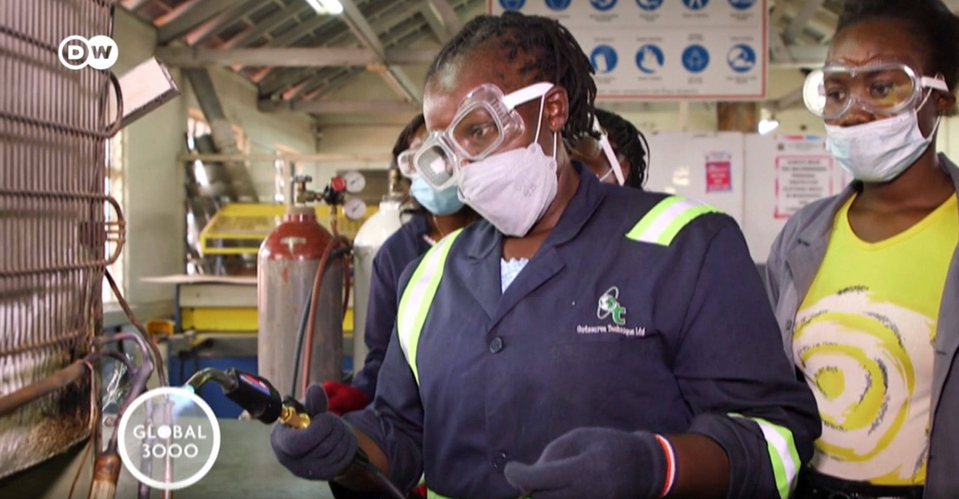 Still image from a Deutsche Welle video about training programs for refrigeration technicians in Kenya