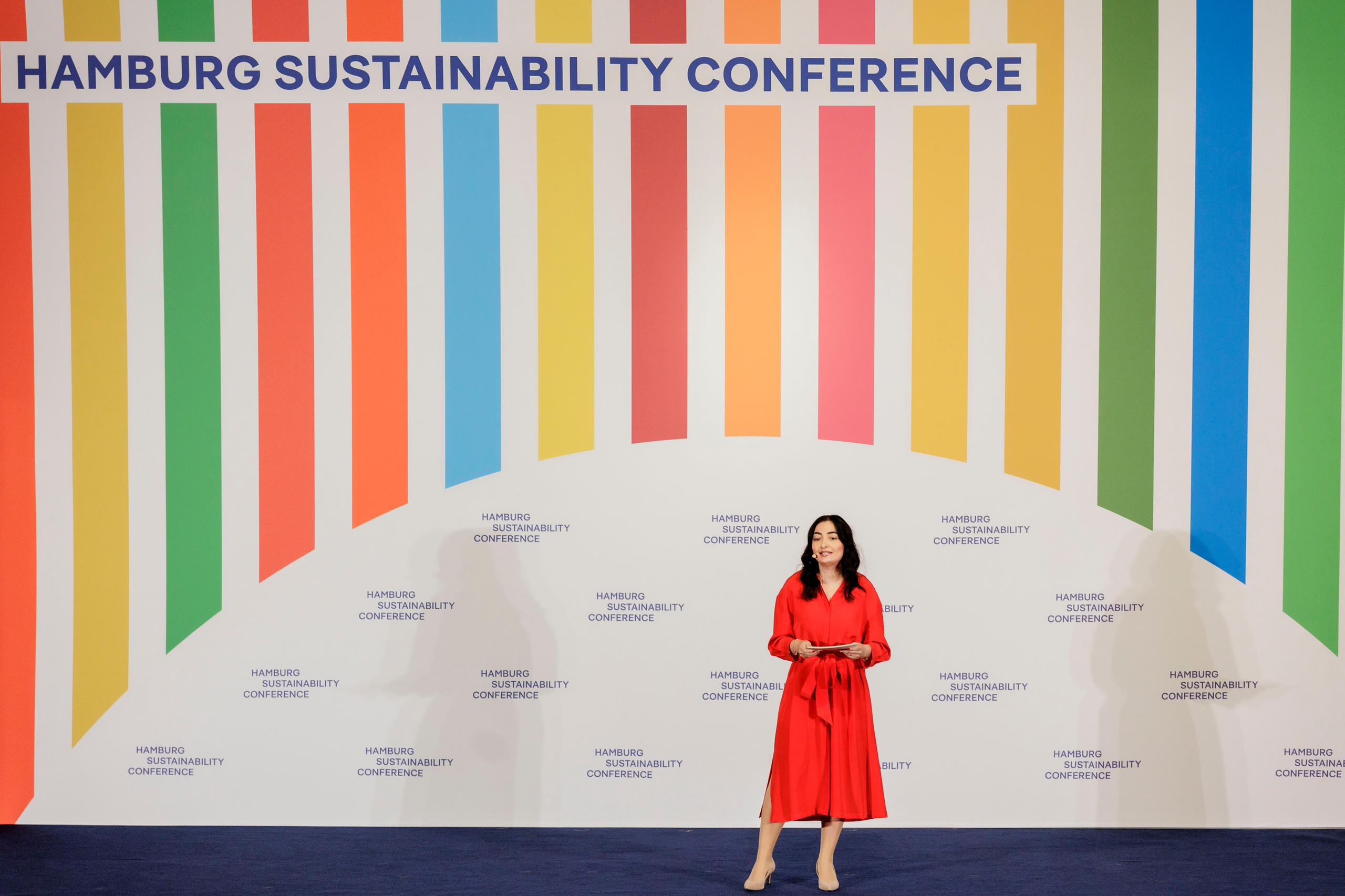 Archivbild: Bundesministerin Reem Alabali-Radovan auf der HSC 2025 in Hamburg.