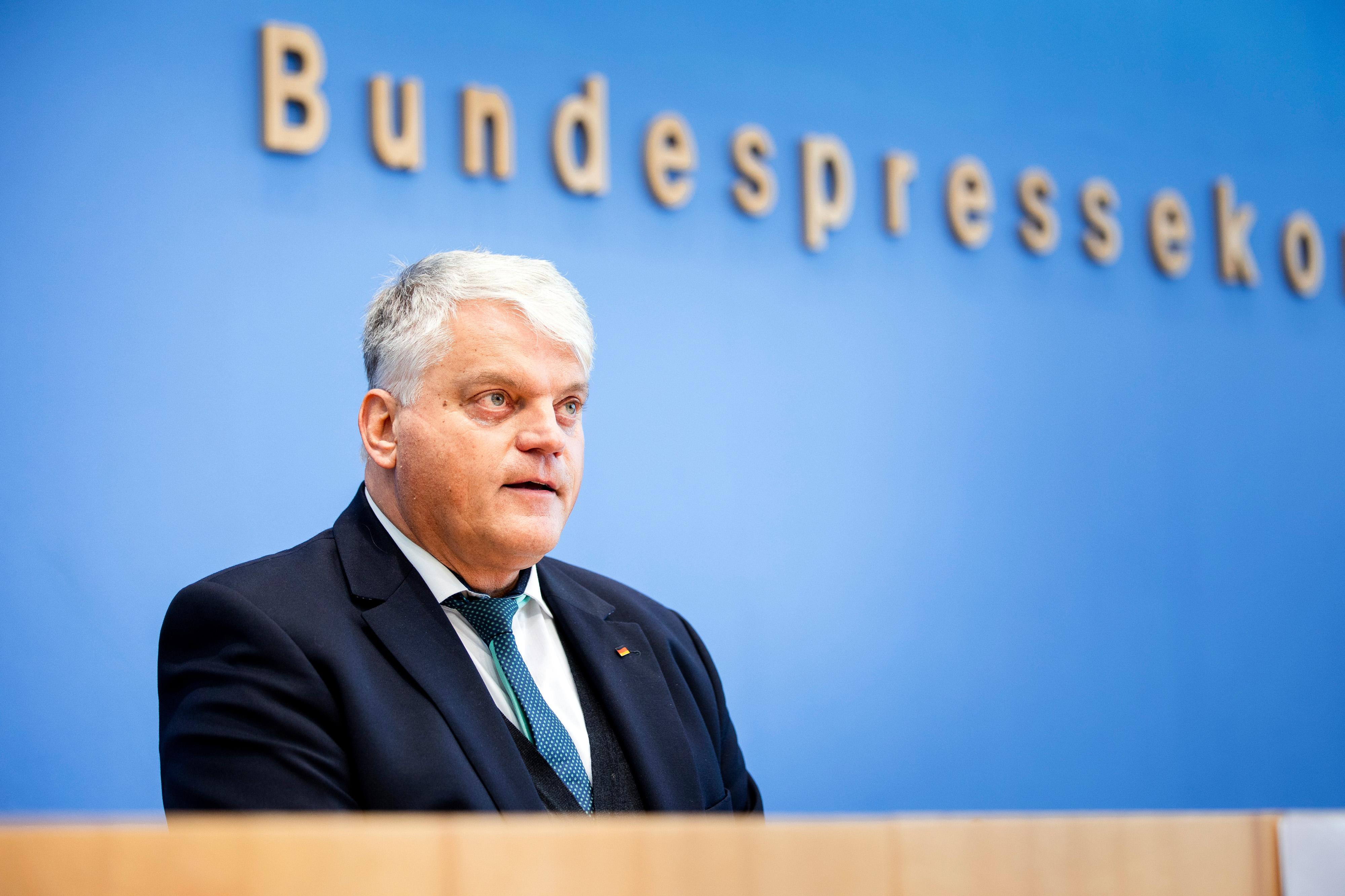 Markus Grübel, Beauftragter der Bundesregierung für weltweite Religionsfreiheit, bei der Vorstellung des Religionsfreiheitsberichts in der Bundespressekonferenz in Berlin