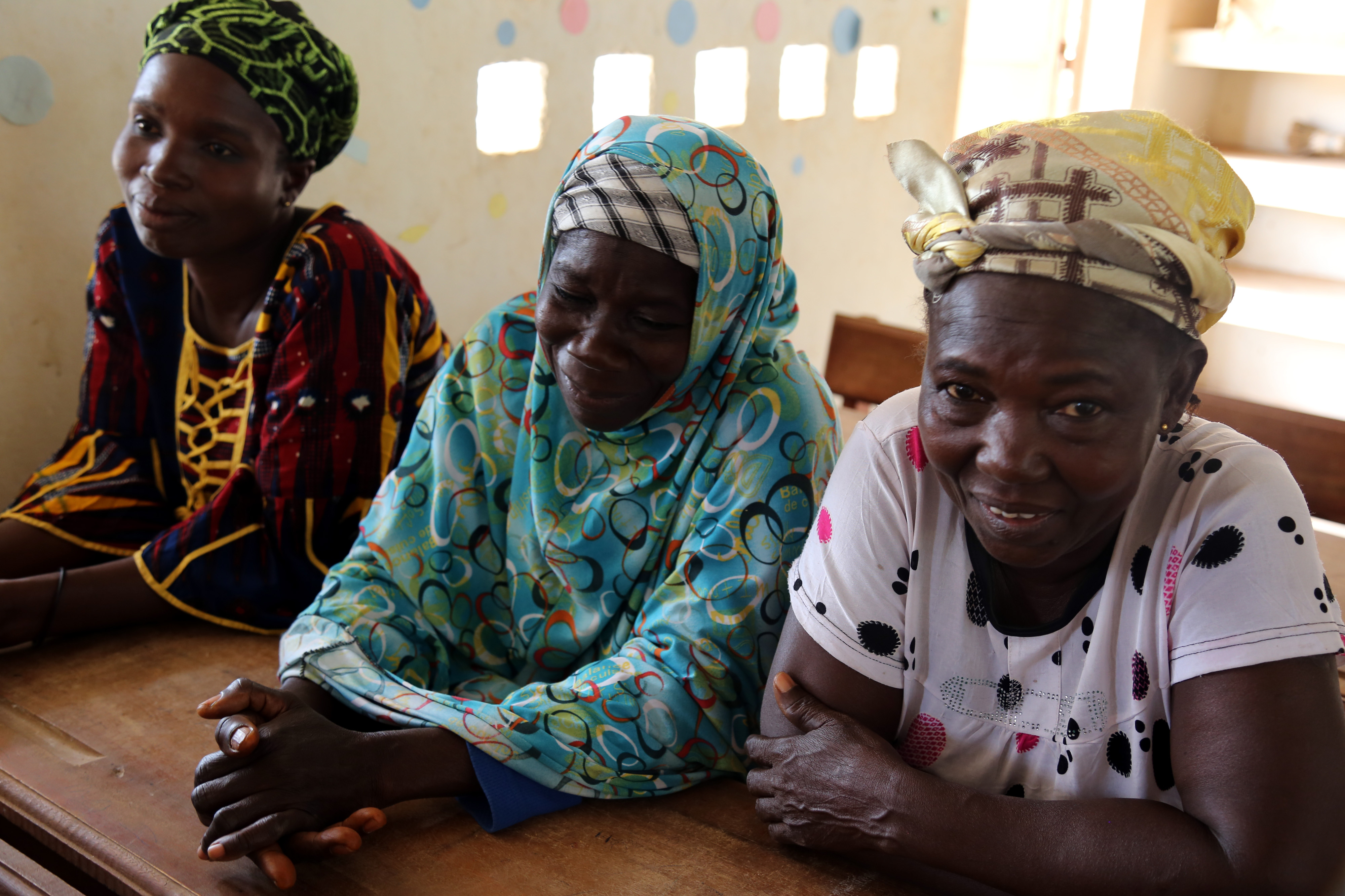 Women at a parents' evening at a primary school in Côte d'Ivoire