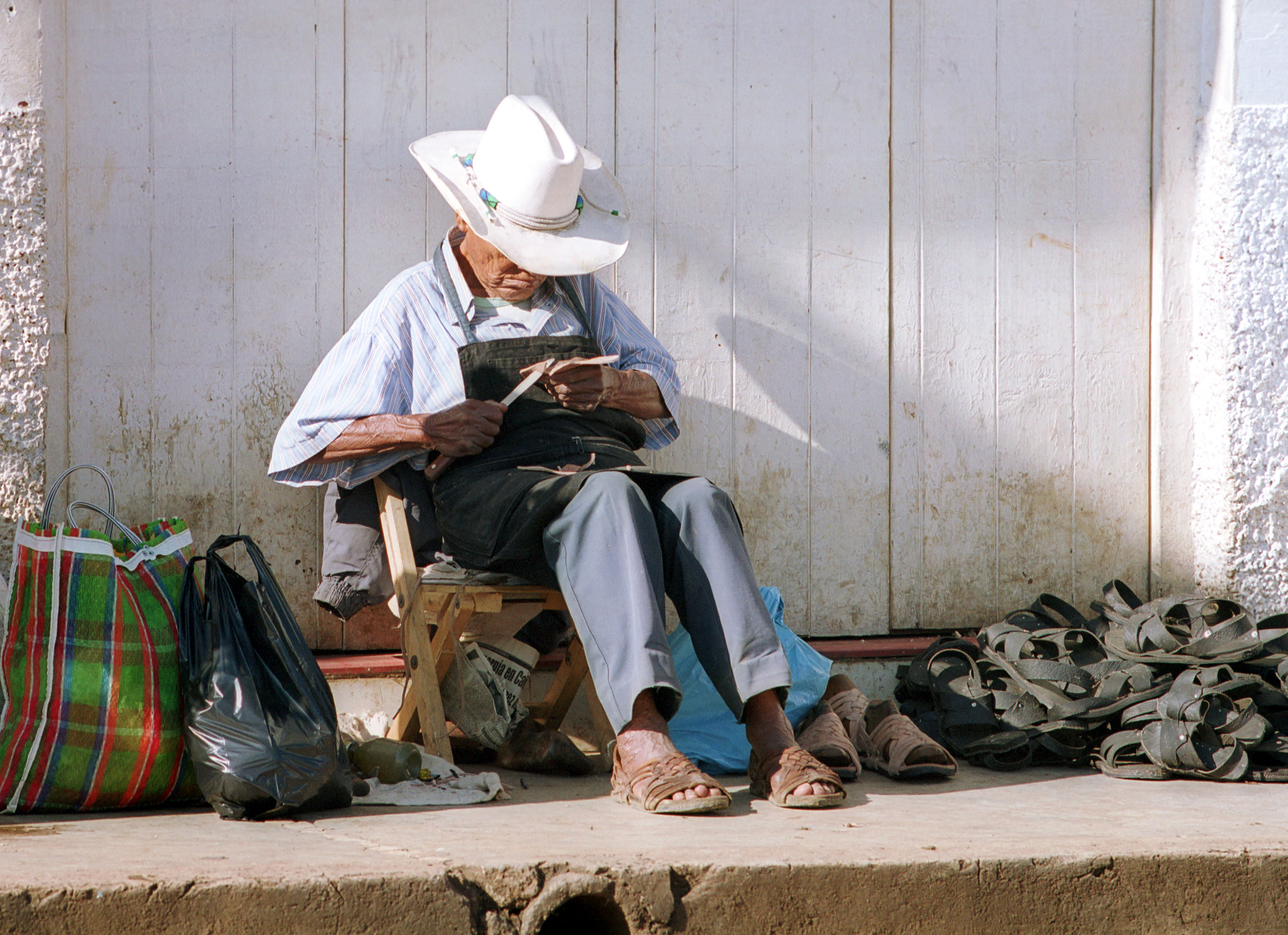 Shoemaker in San Christóbal, Mexico