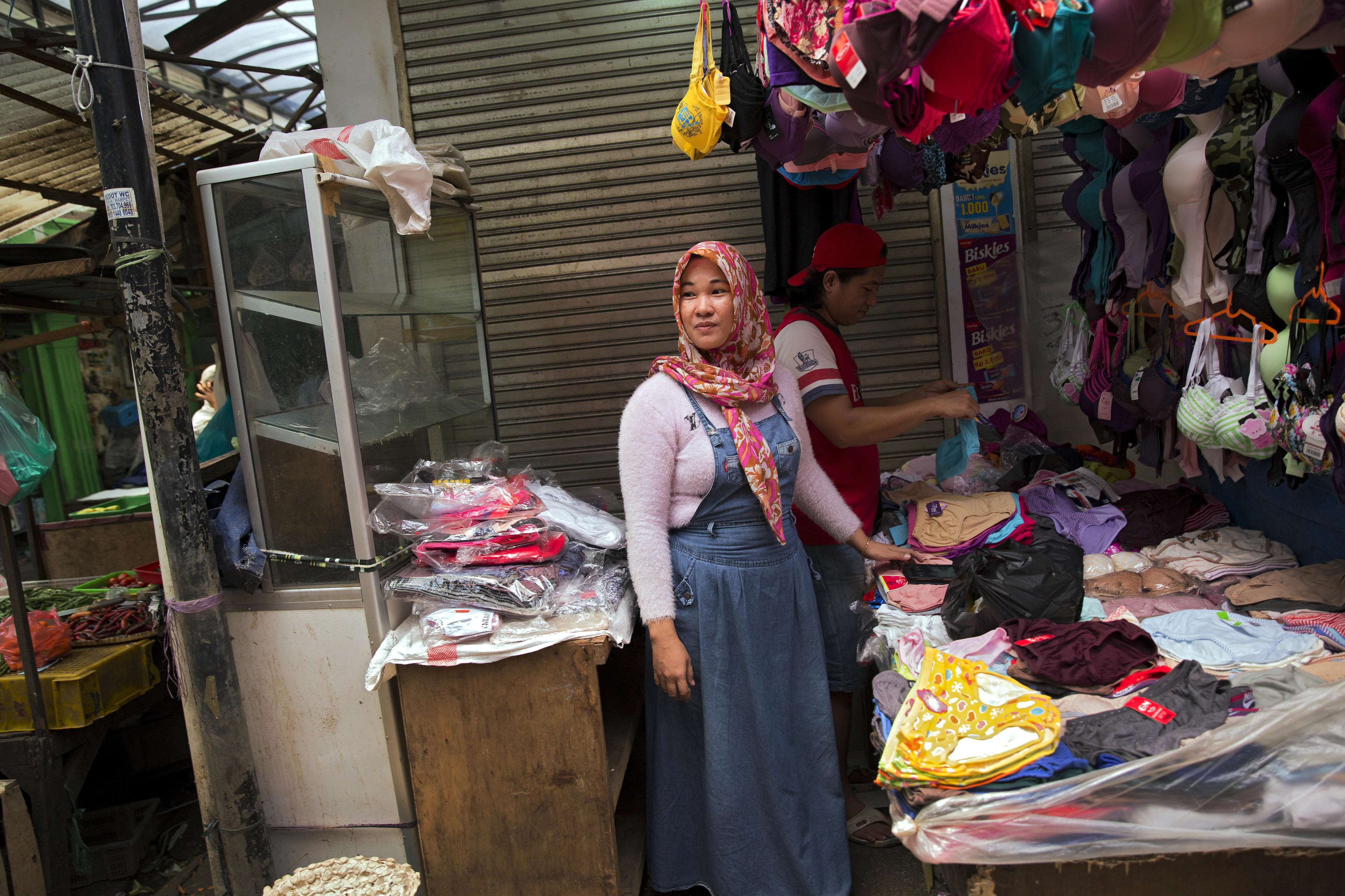 Eine Marktverkäuferin in Jakarta, Indonesien