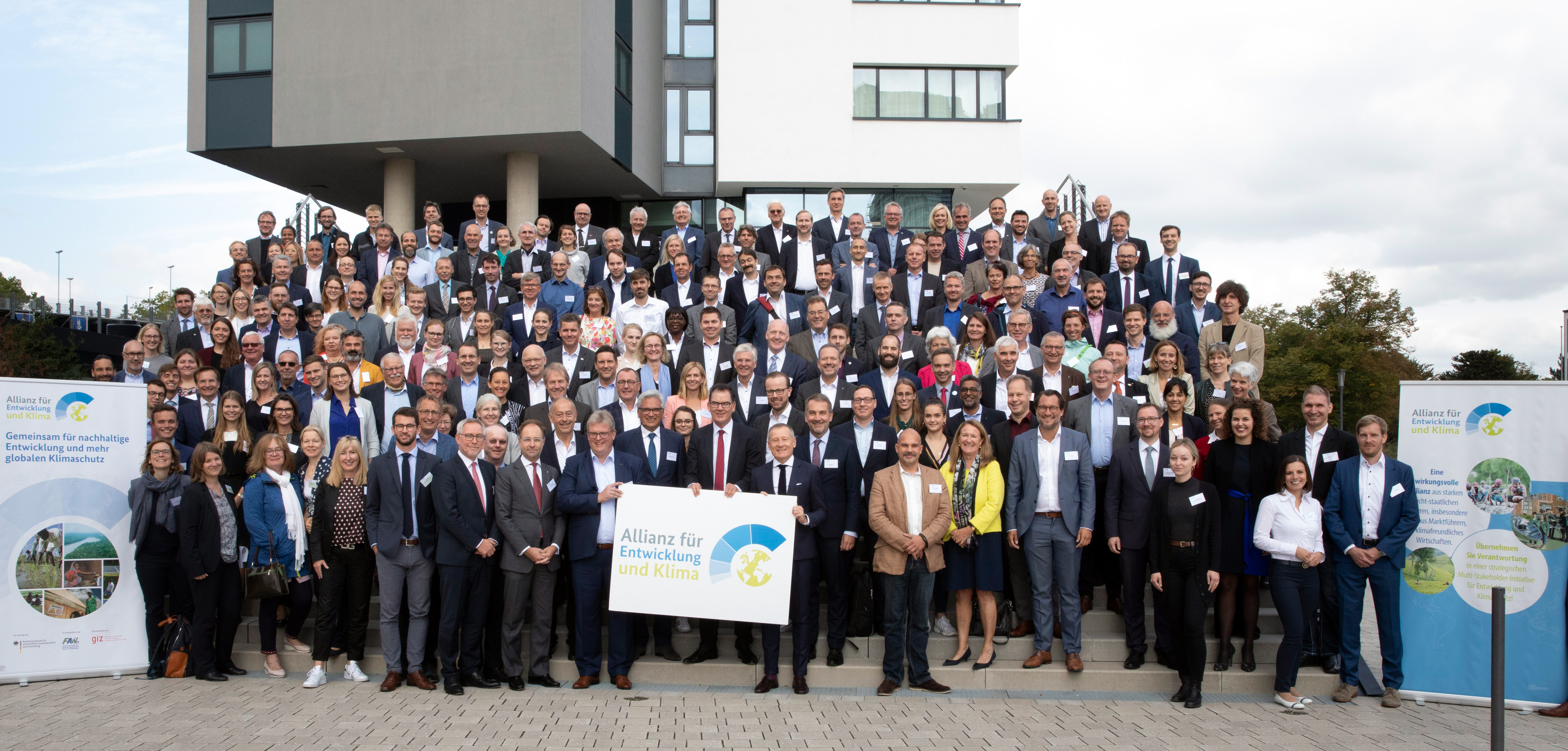 Gruppenbild: Treffen des Unterstützerkreises der Allianz für Entwicklung und Klima in Bonn am 17.09.2019