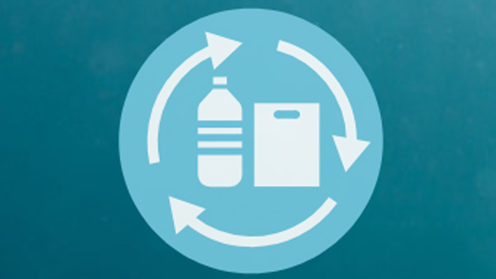 Symbolbild: Kreislauf zur Wiederverwertung von Verpackungen (im Mittelpunkt Verpackungsmüll, rundherum als Kreislauf angeordnete Pfeile)