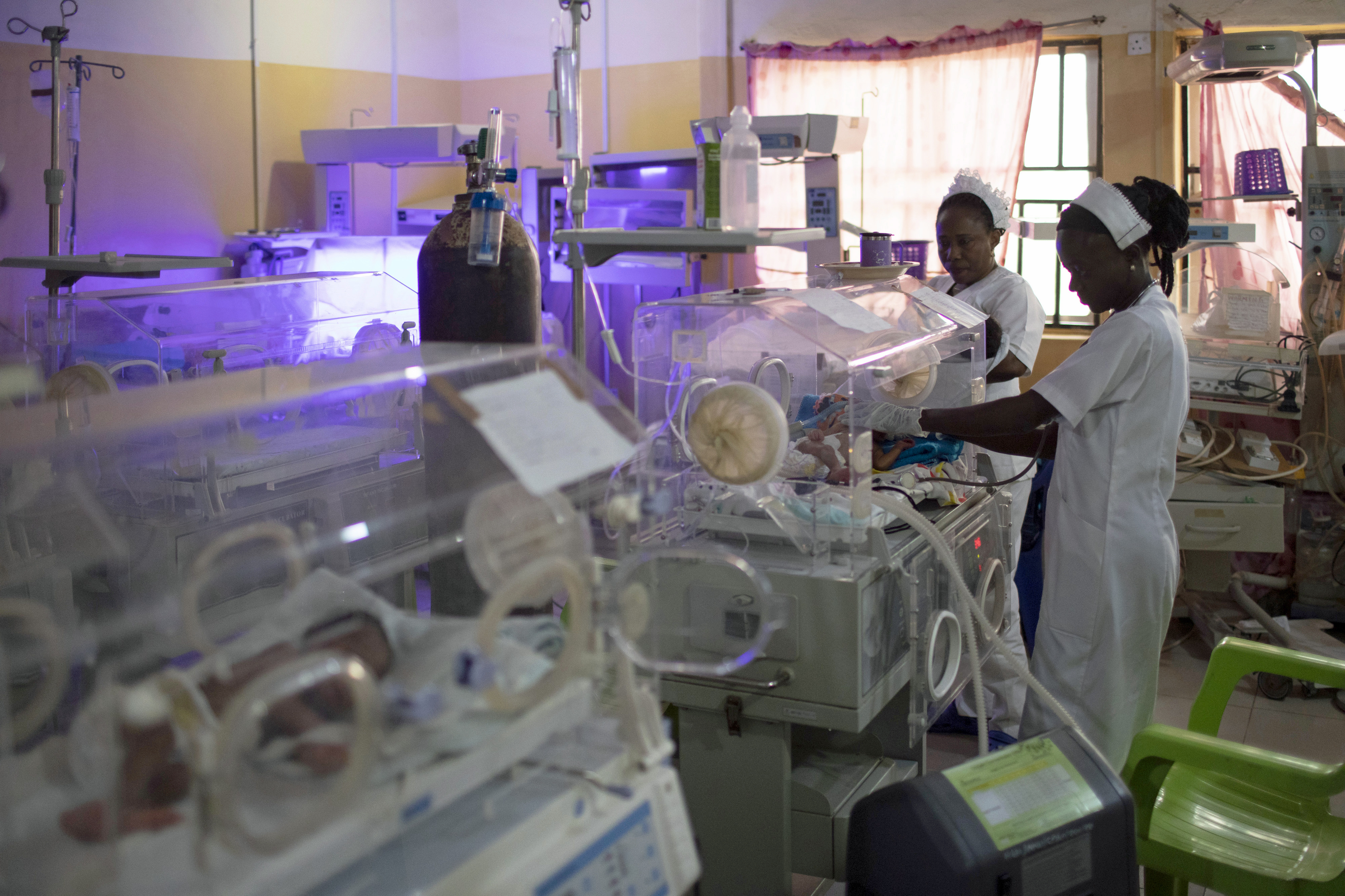 Intensivstation für Frühgeborene im Nyangya General Hospital in Nyangya, Nigeria