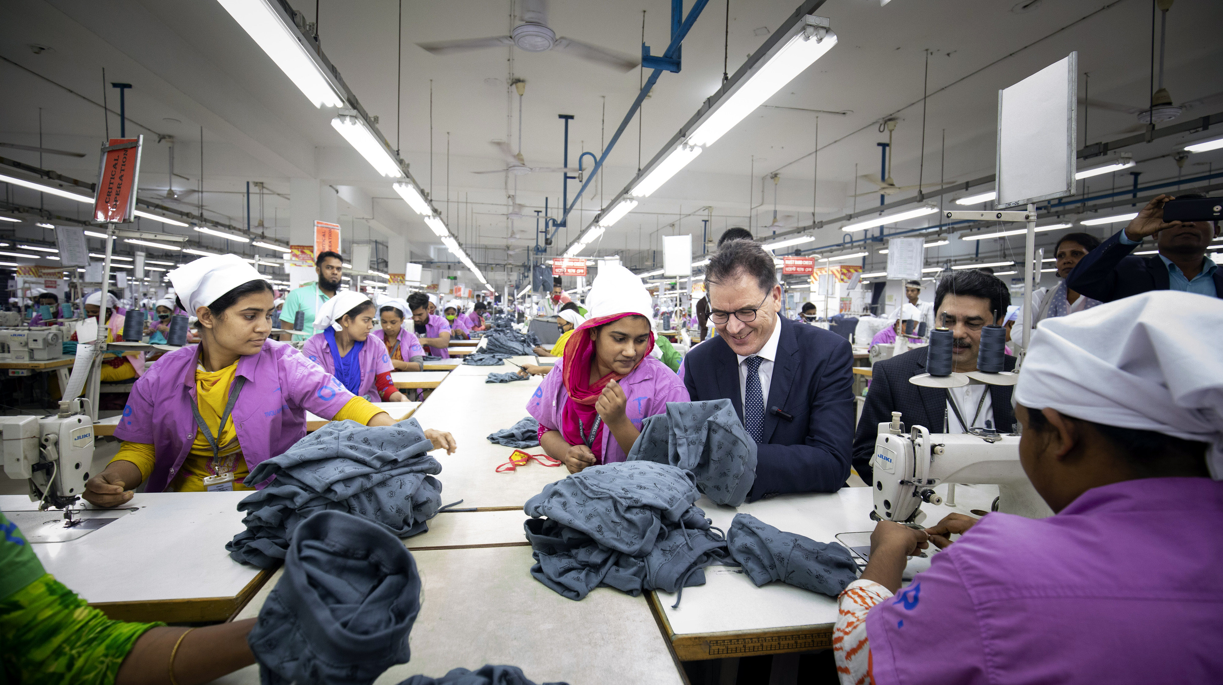 The then German Development Minister Gerd Müller visiting a textile factory Bangladesh, Dhaka, 25.2.2020