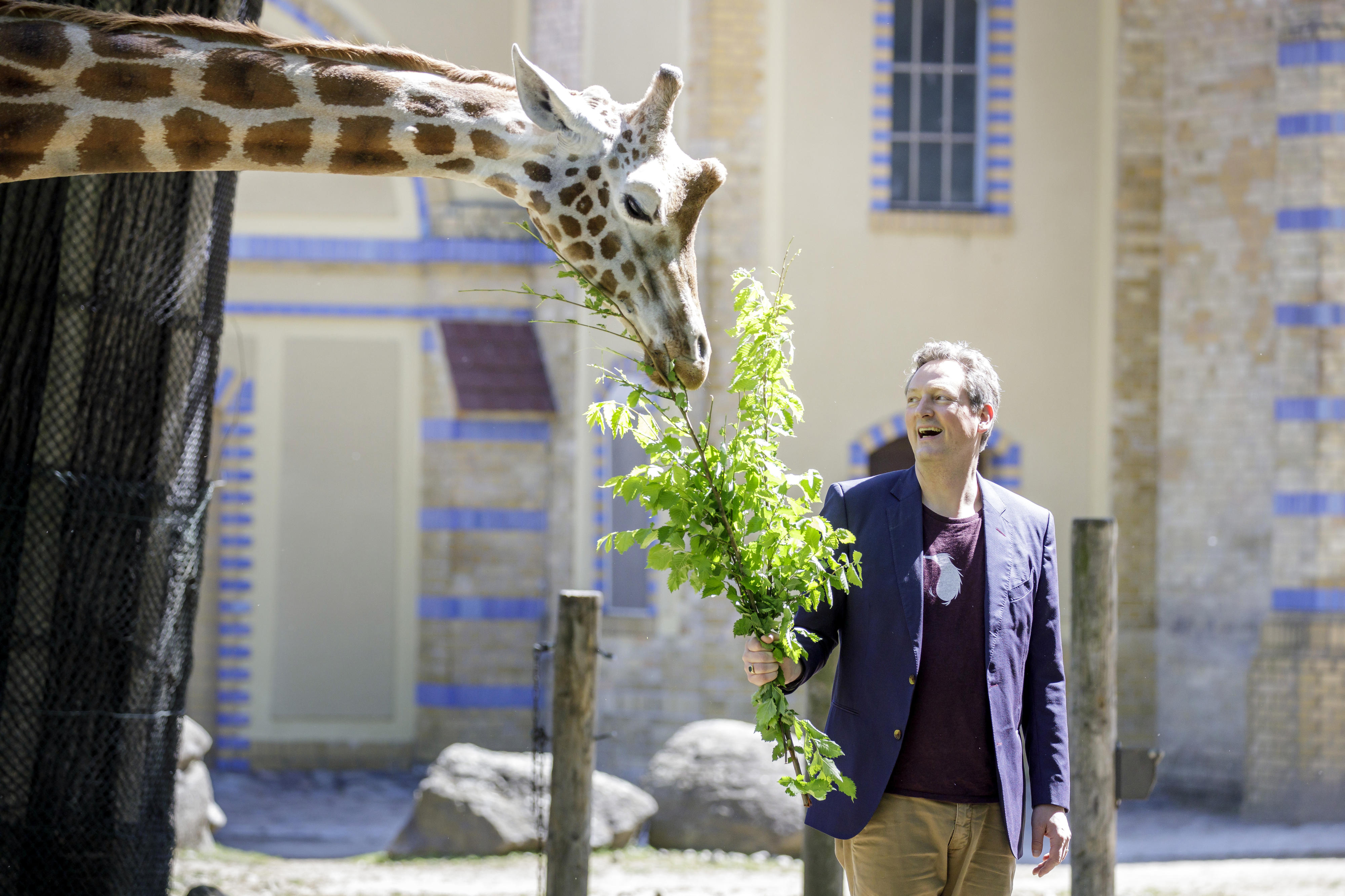 Eckart von Hirschhausen, Gründer der Stiftung "Gesunde Erde‚ gesunde Menschen" und Botschafter des Entwicklungsministeriums im Zoo Berlin