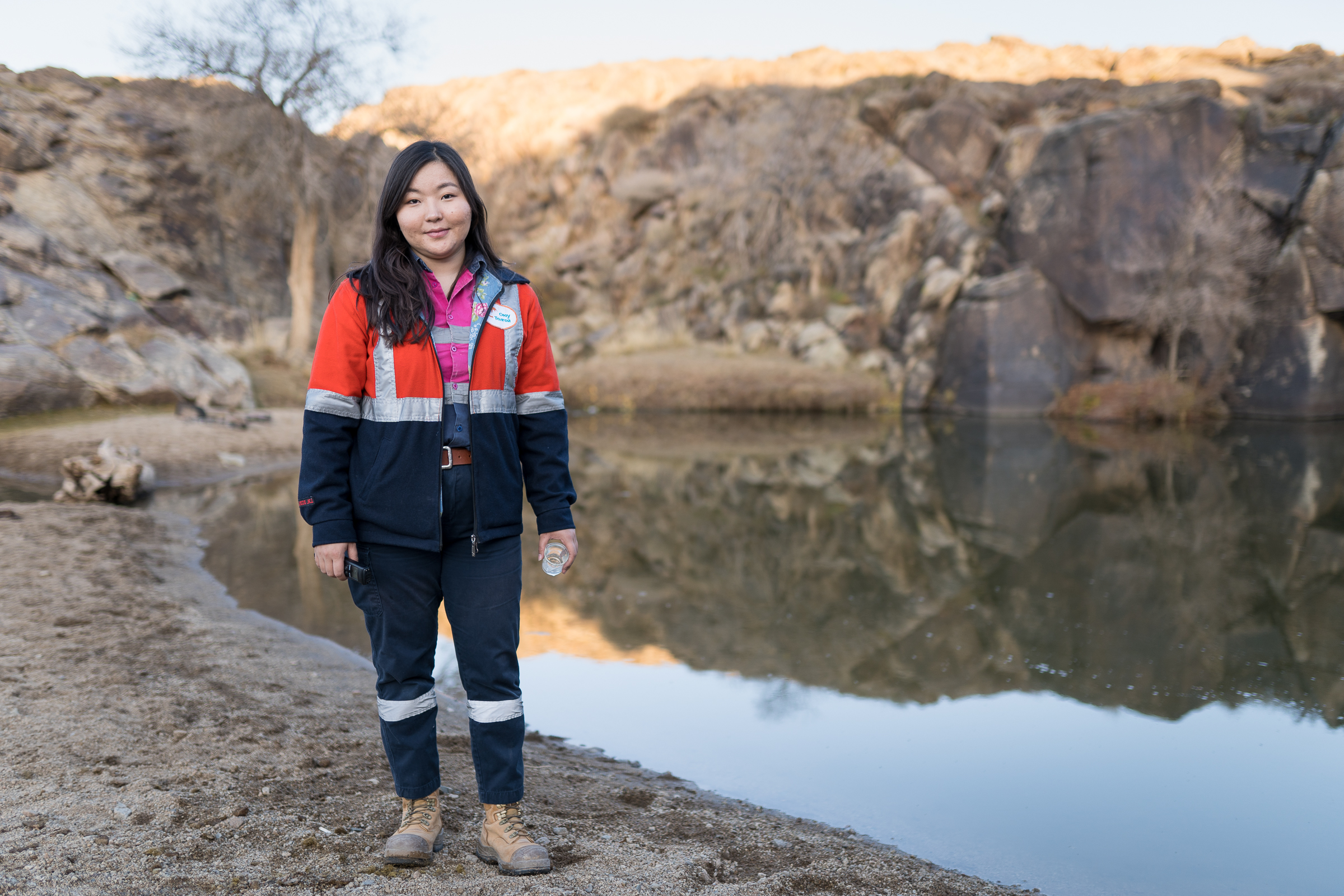 Umweltingenieurin Bolor-Erdene Orchibold aus der Mongolei bei der Arbeit