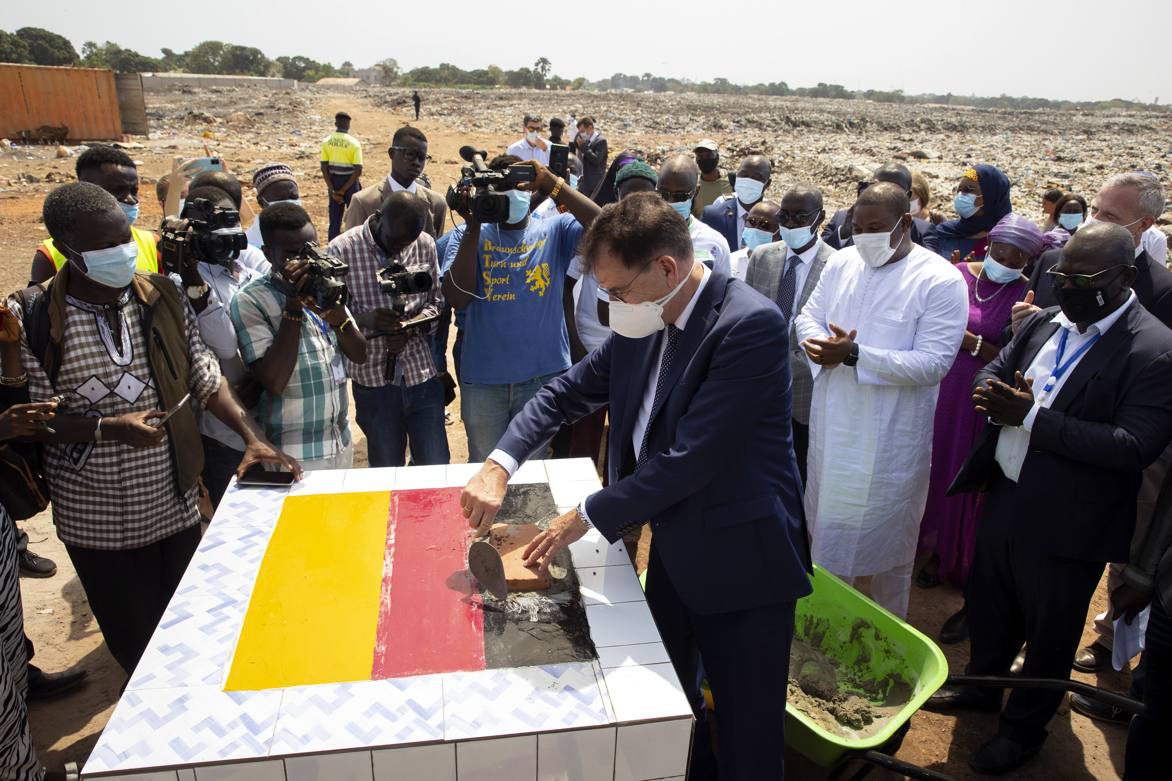 Grundsteinlegung für ein SOS-Kinderdorf in Gambia