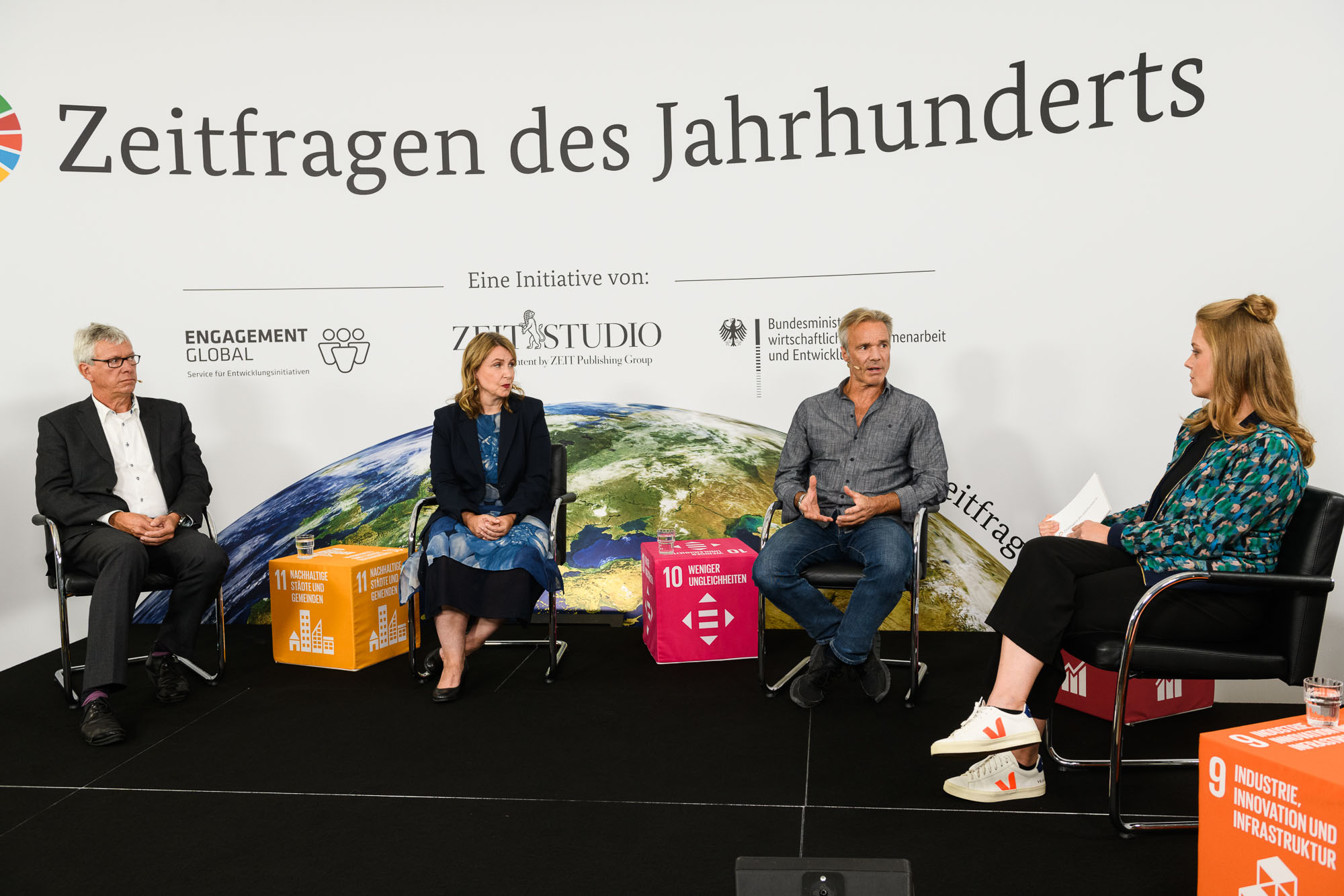 Zeitragen des Jahrhunderts: Diskussion über die SDGs 11 und 9