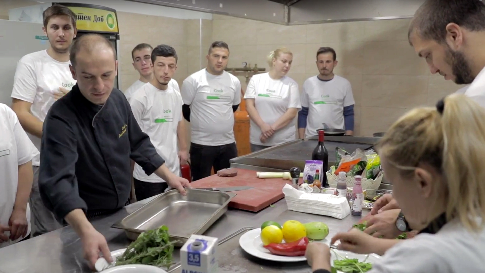 Standbild aus dem Video "Zukunftsperspektiven für junge Leute aus ländlichen Gebieten des Balkans"