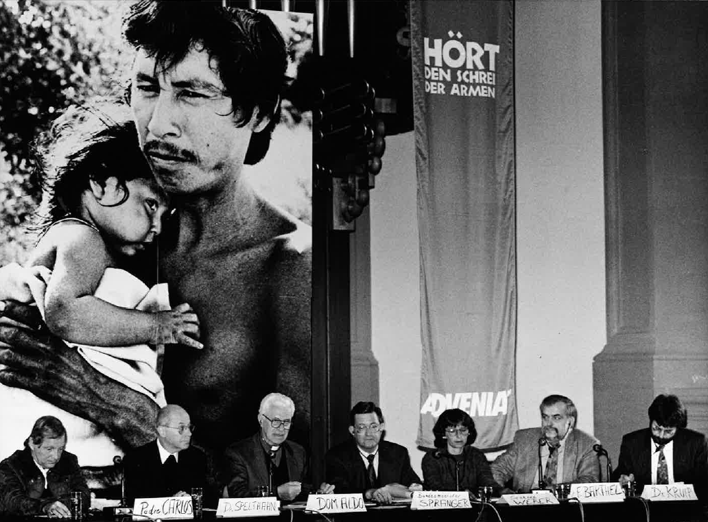 Bundesminister Carl-Dieter Spranger bei der Veranstaltung "Hört den Schrei der Armen" des Lateinamerika-Hilfswerks Adveniat der katholischen Kirche im Jahr 1993