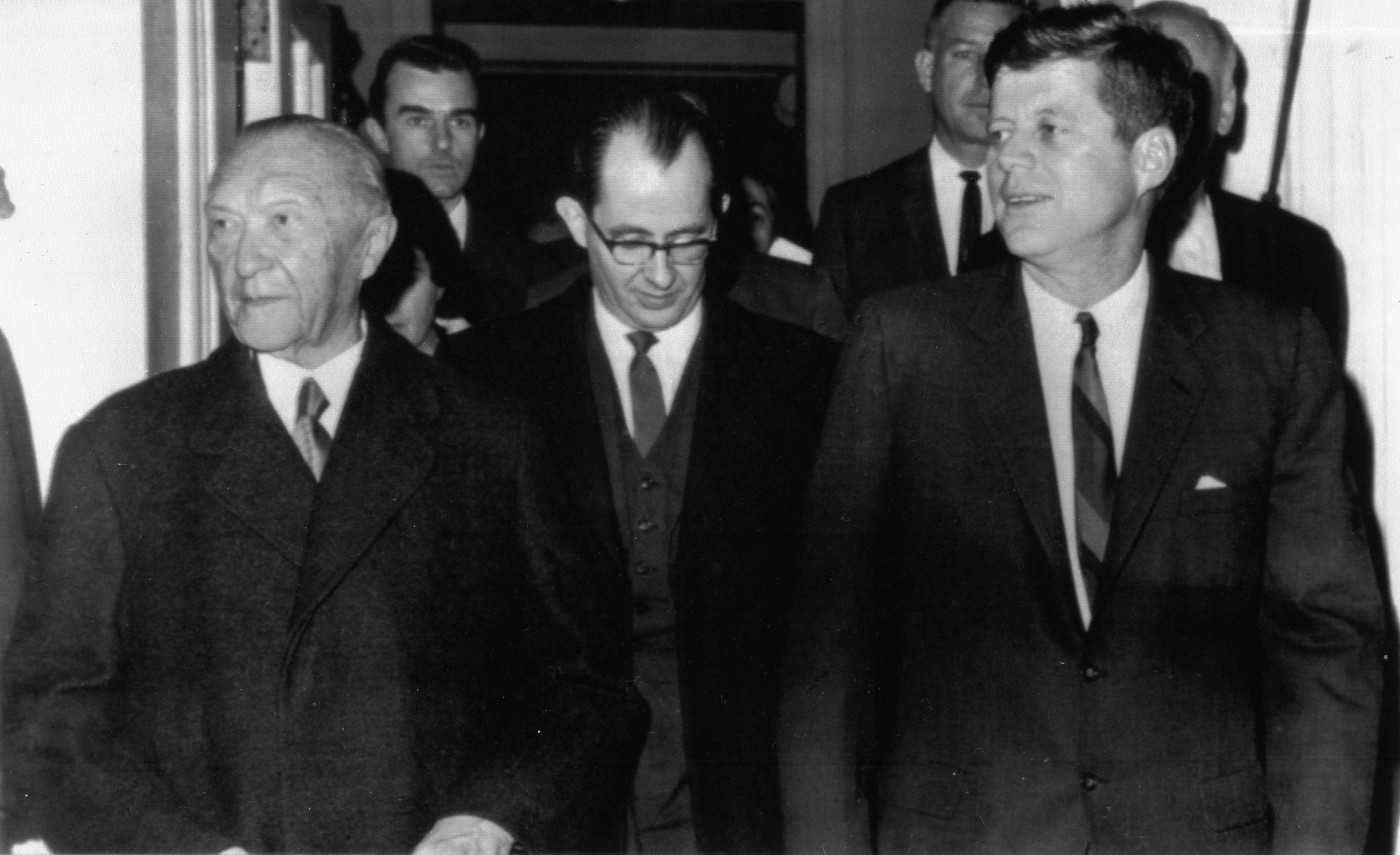 Bundeskanzler Konrad Adenauer mit US-Präsident John F. Kennedy in Washington D.C. am 16. November 1962