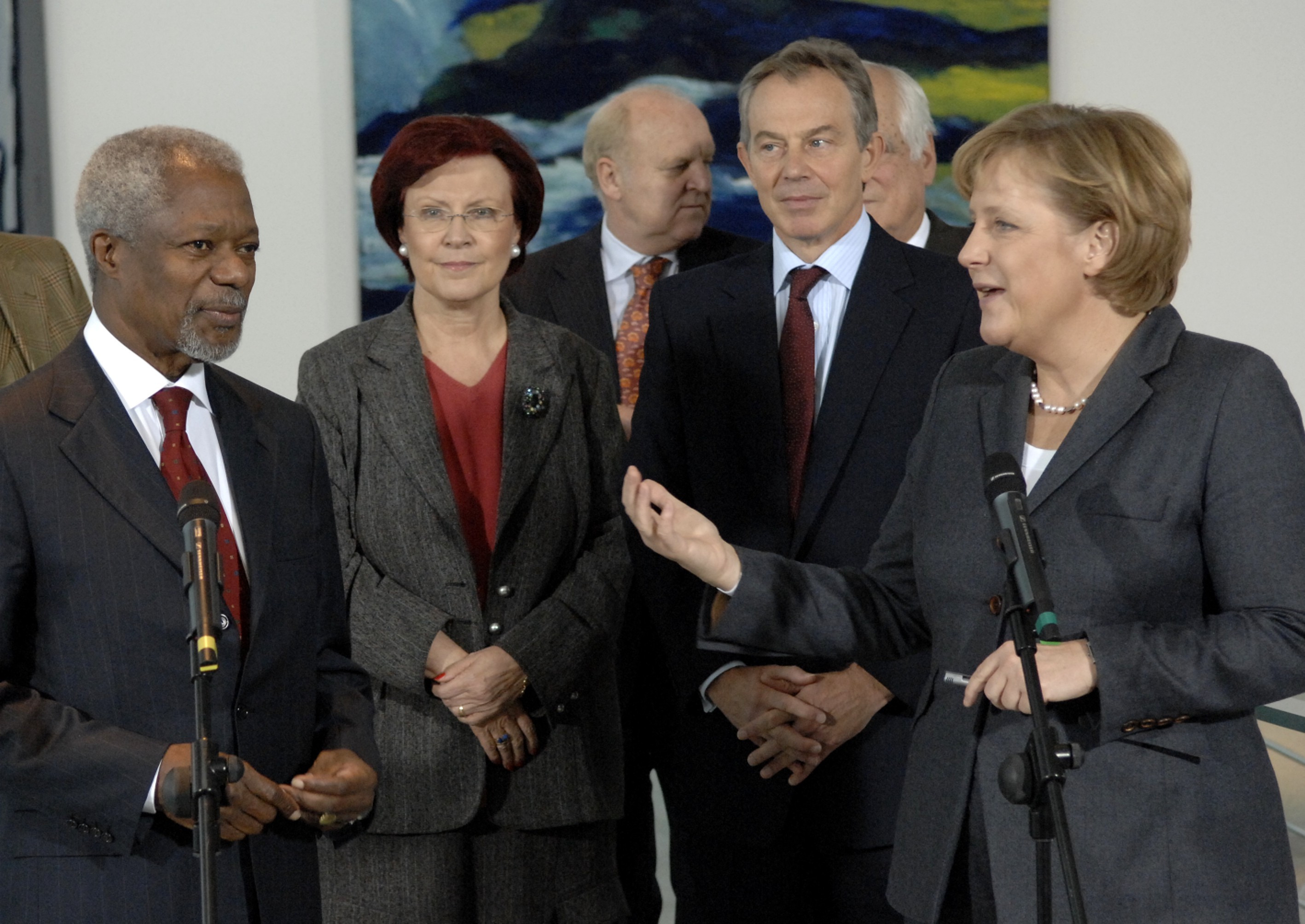 Bundeskanzlerin Angela Merkel, der britische Premierminister Tony Blair, Bundesentwicklungsministerin Heidemarie Wieczorek-Zeul und der ehemalige UN-Generalsekretär Kofi Annan bei einer Pressekonferenz des Africa Progress Panel im Jahr 2007