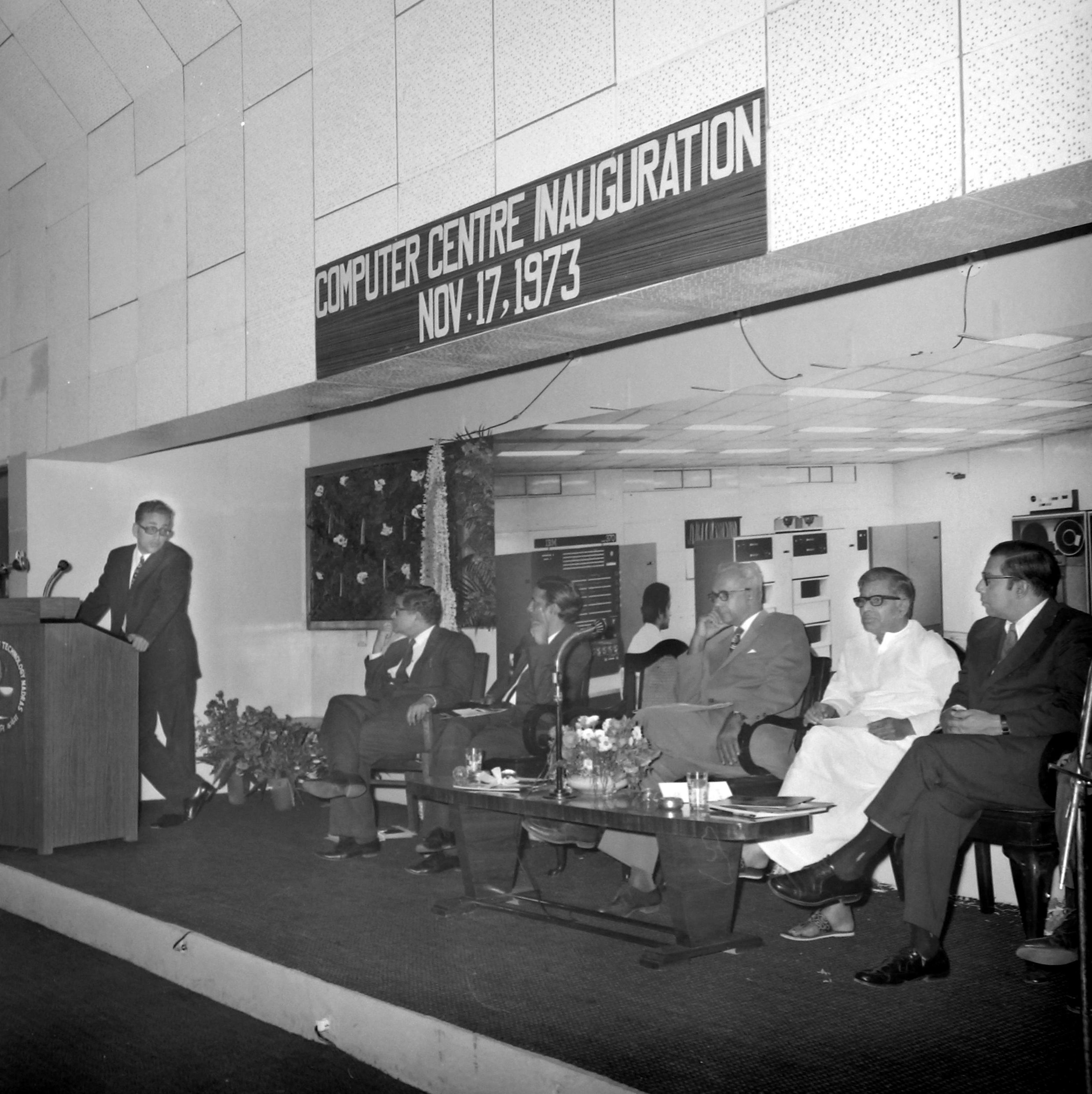 Bundesminister Erhard Eppler bei der Einweihung des Computer Centers am Indian Institute of Technology Madras (IIT Madras) in Indien, 1973