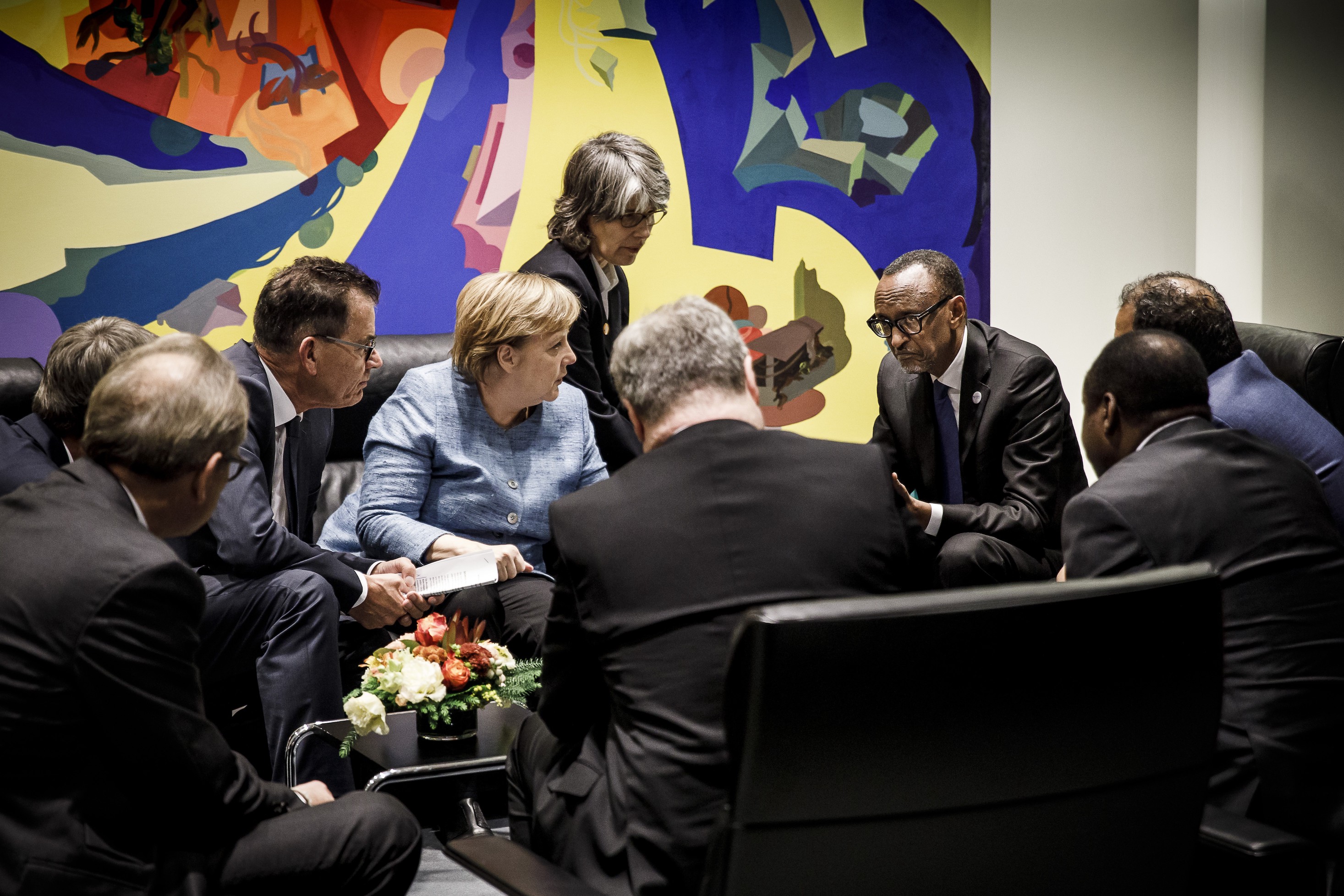 Bundeskanzlerin Angela Merkel, Bundesminister Gerd Müller, der Präsident der Afrikanischen Union Paul Kagame und andere Politiker beim Compact with Africa, 2018