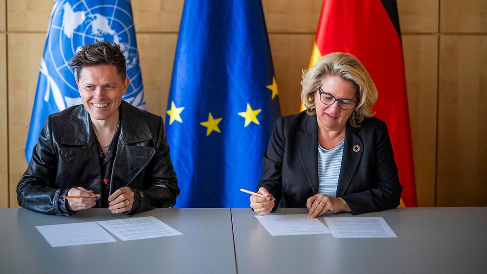 Bundesentwicklungsministerin Svenja Schulze und Michael Patrick Kelly