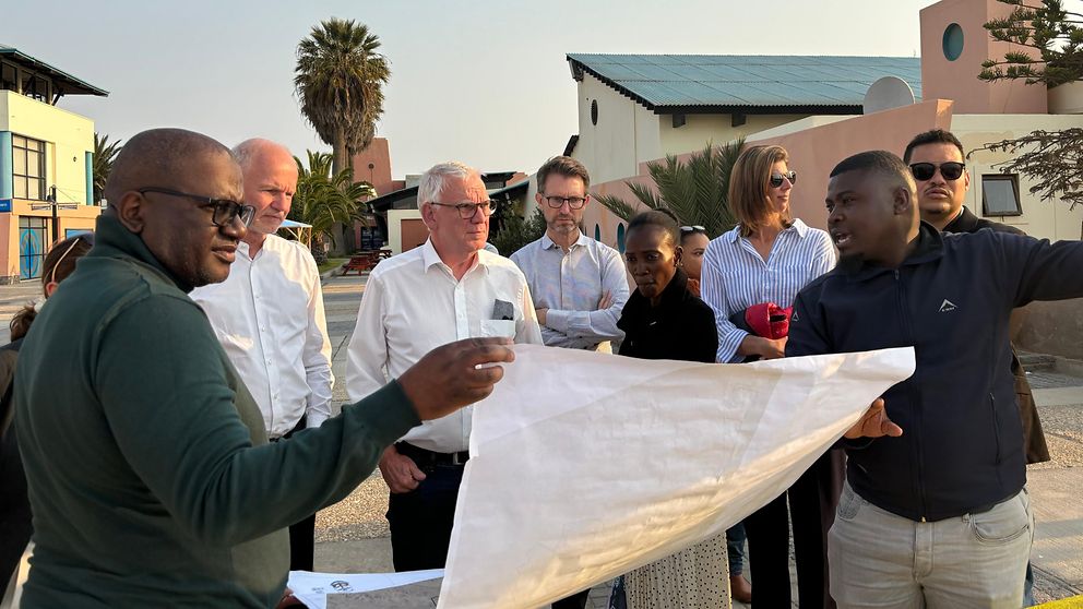 Besuch von Entwicklungsstaatssekretär Jochen Flasbarth in Namibia: Besichtigung in Lüderitz zum Thema nachhaltige Stadtentwicklung